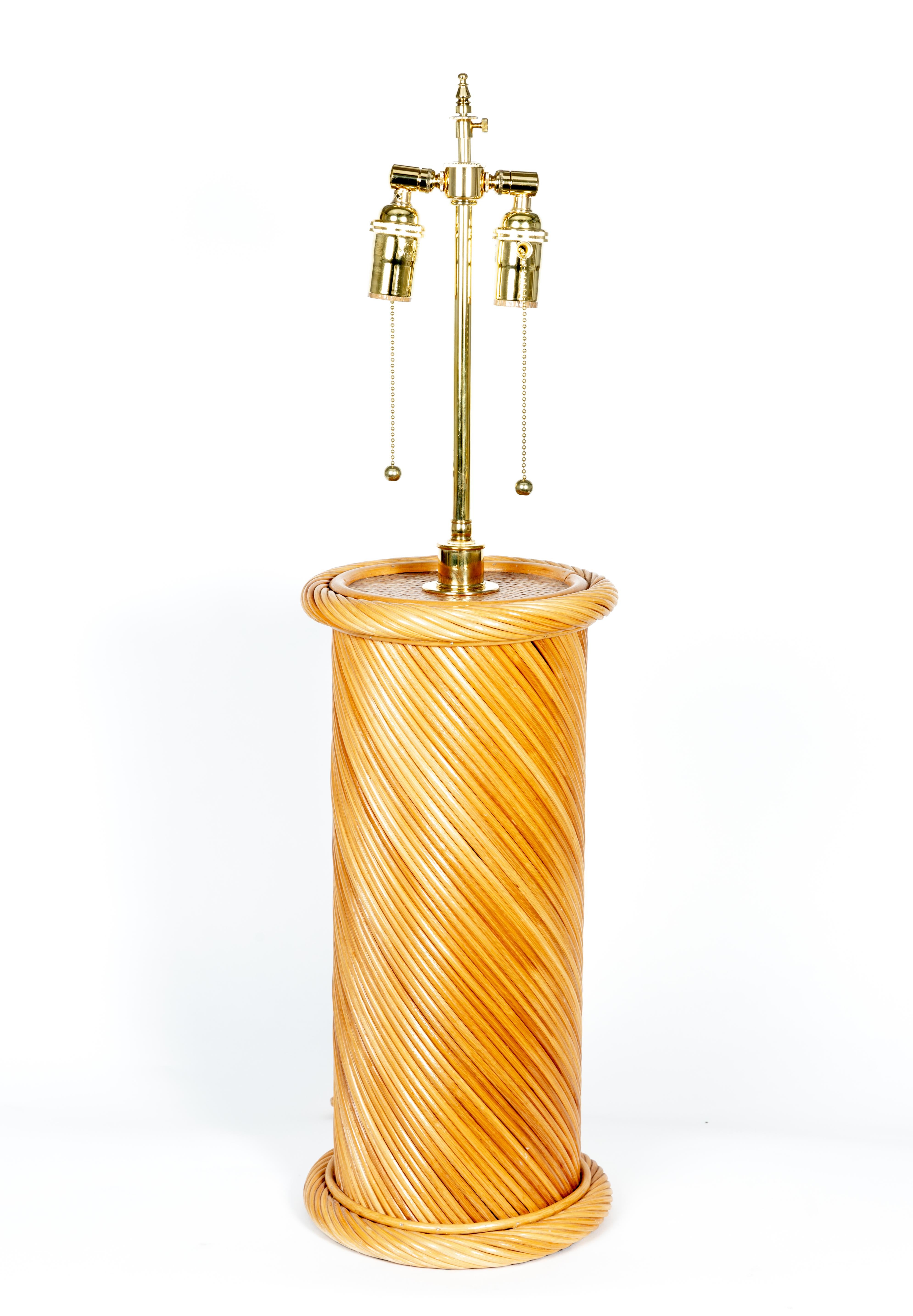 Pair of Rattan Woven Table Lamps with Brass Detail In Good Condition In Bridgehampton, NY