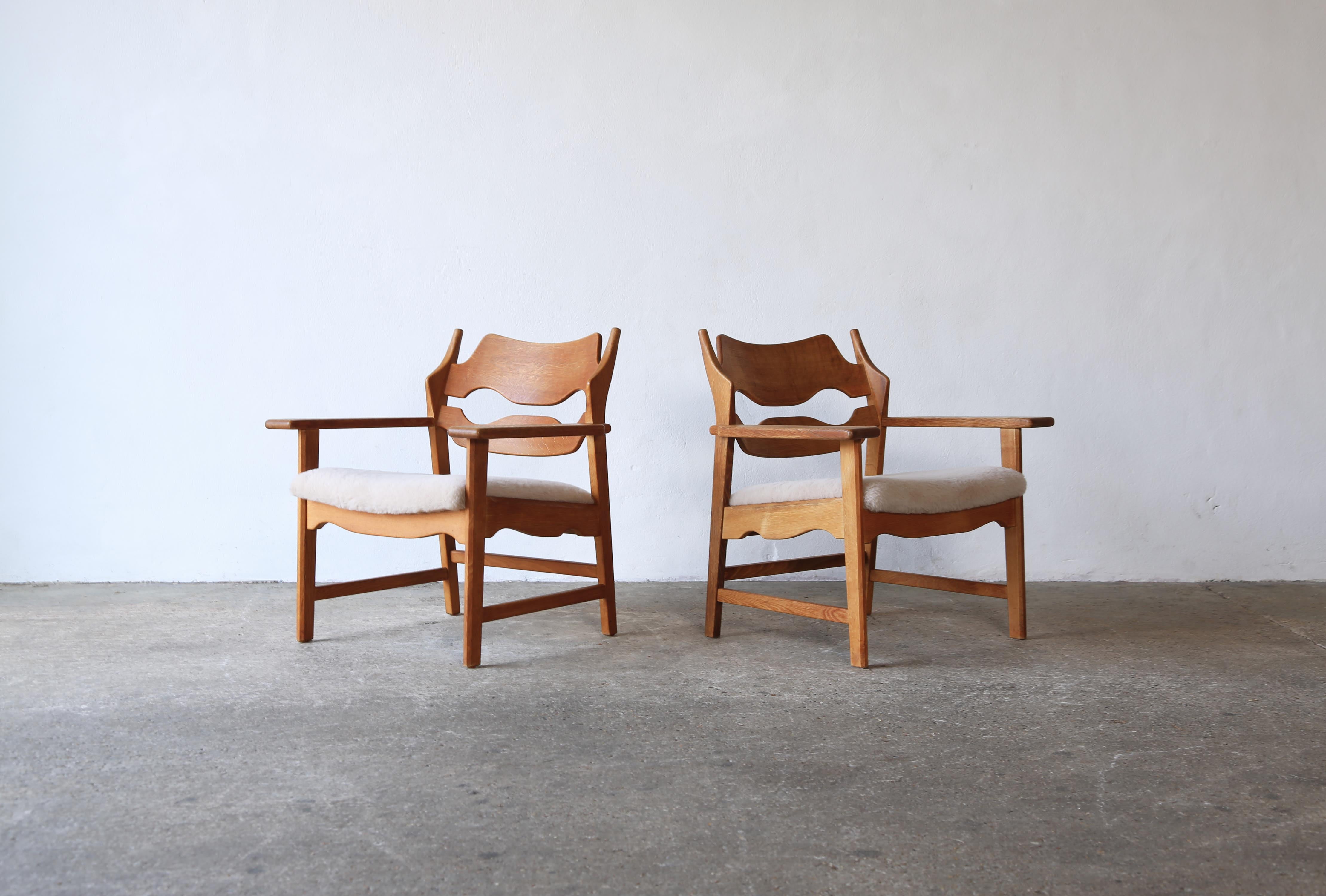 Mid-Century Modern Pair of Razor Blade Armchairs by Henning Kjærnulf 'Kjaernulf', Denmark, 1960s