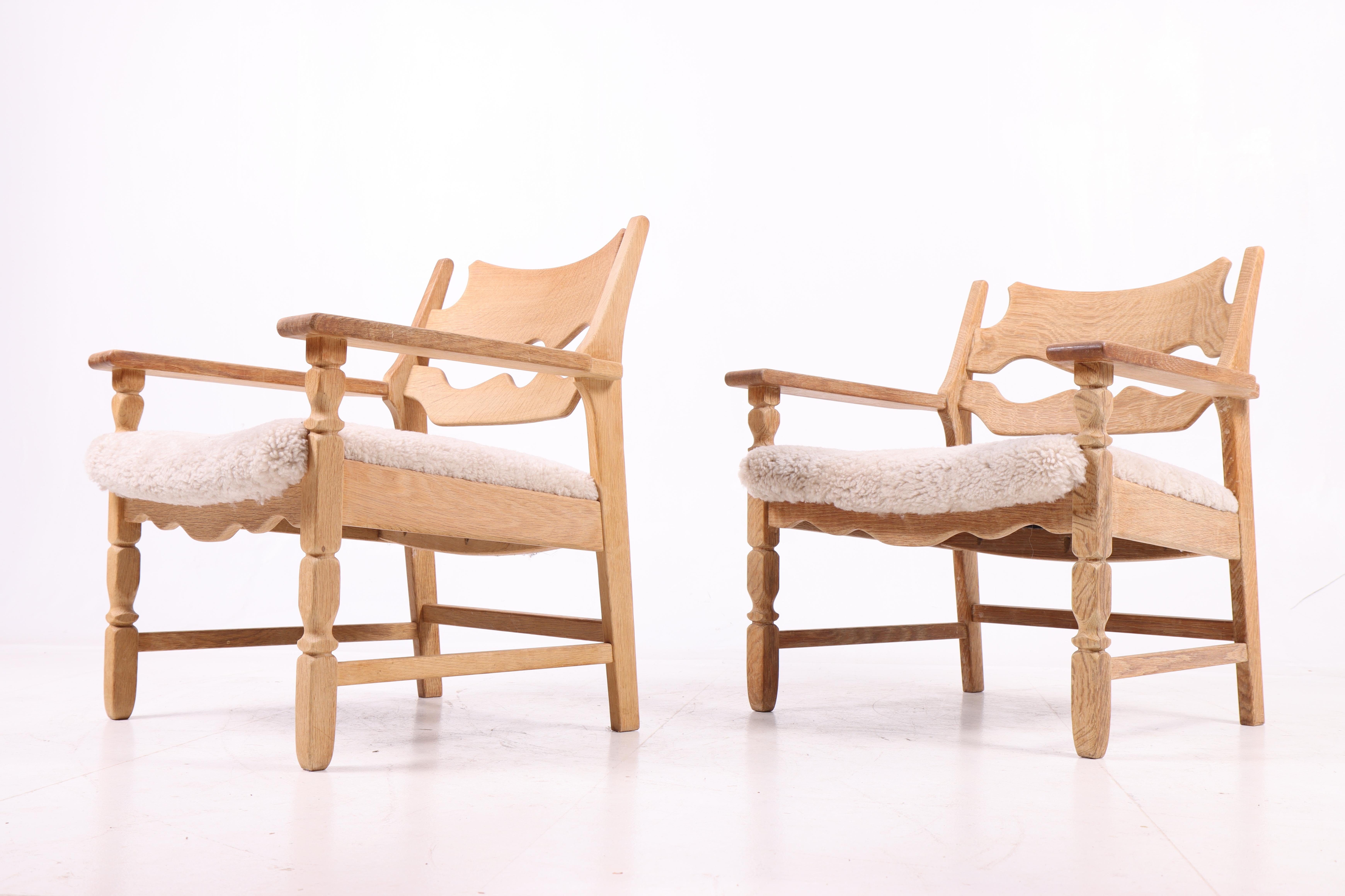Pair of Razor blade Chairs in Oak by Henning Kjærnulf, 1960s en Excelente estado para la venta en Lejre, DK