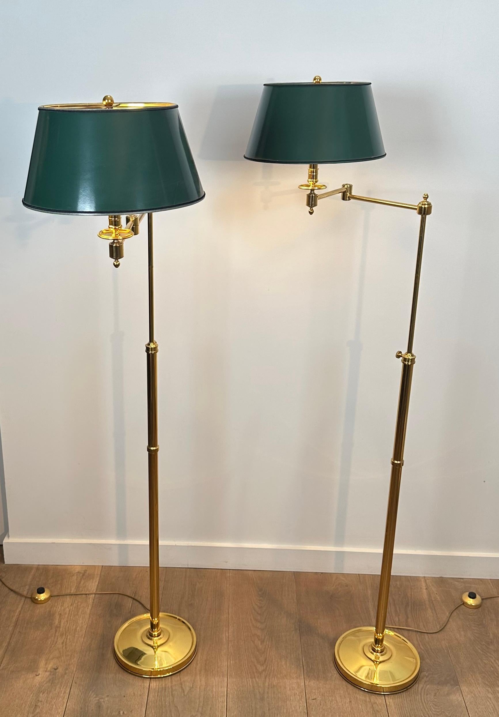 Pareja de Lámparas de Lectura con Brazos Desmontables en Latón y Pintura Sintética Verde en venta 6