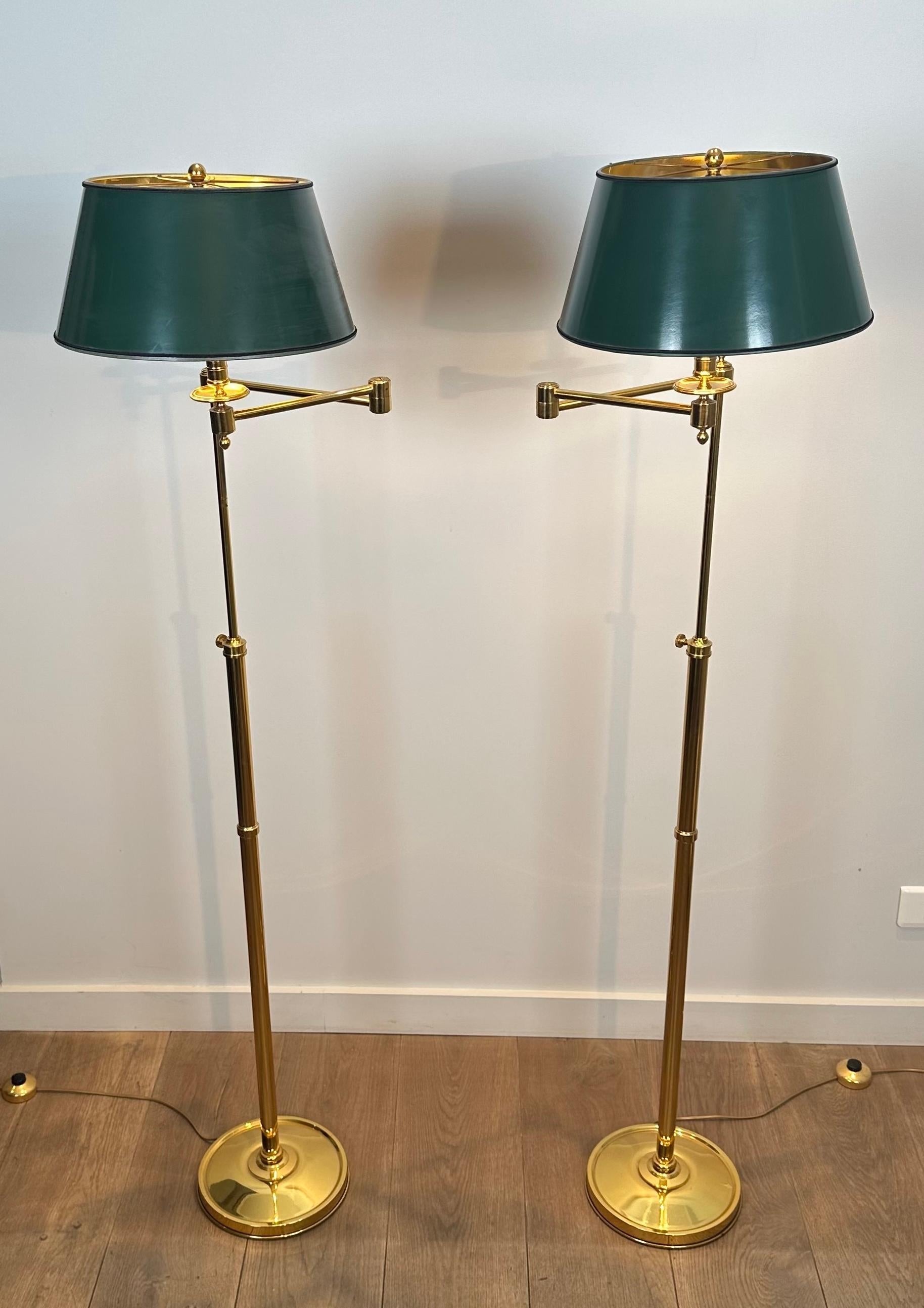 Pareja de Lámparas de Lectura con Brazos Desmontables en Latón y Pintura Sintética Verde en venta 14