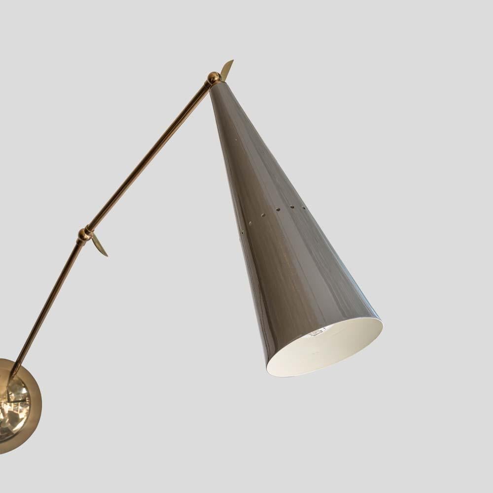 Coppia di lampade da parete Reale. Tonalità di colore nero, crema e grigio di Diego Mardegan in vendita 6