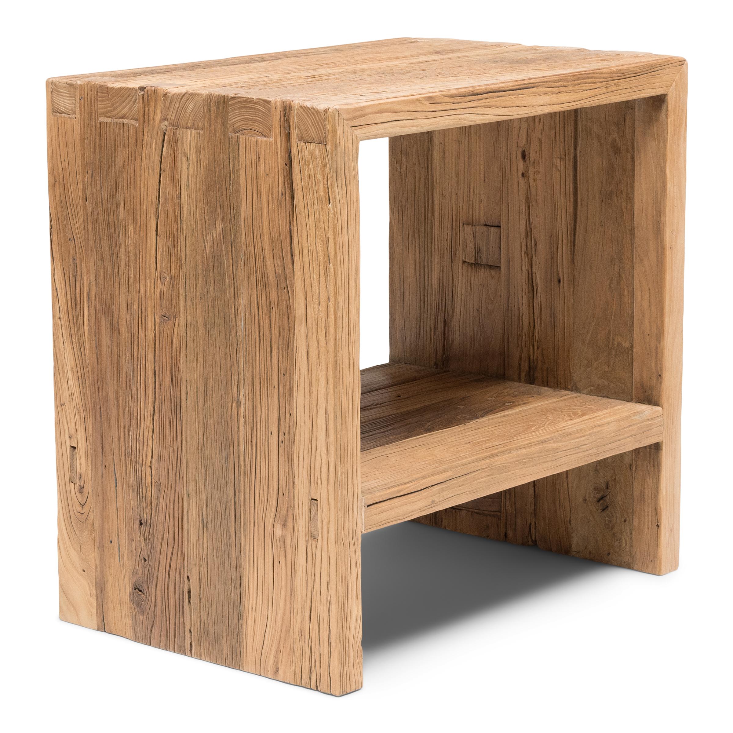 Chinois Paire de tables d'appoint en orme recyclé en vente