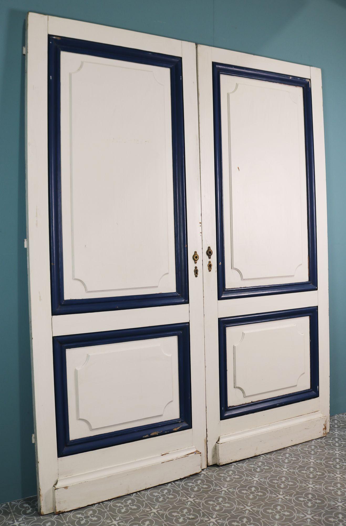 Pair of Reclaimed Painted Double Doors In Good Condition For Sale In Wormelow, Herefordshire