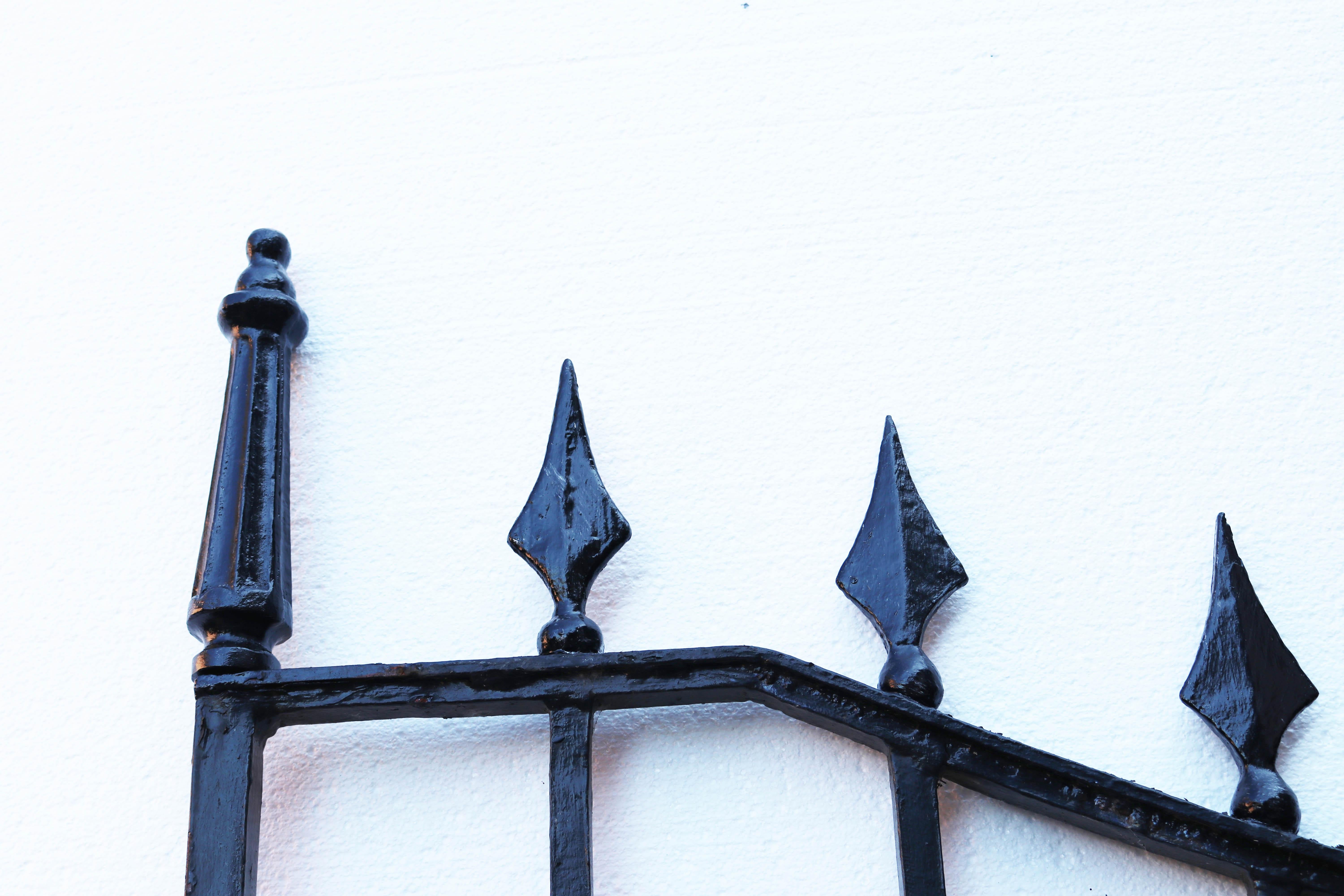 Pair of Reclaimed Wrought Iron Driveway Gates In Fair Condition In Wormelow, Herefordshire