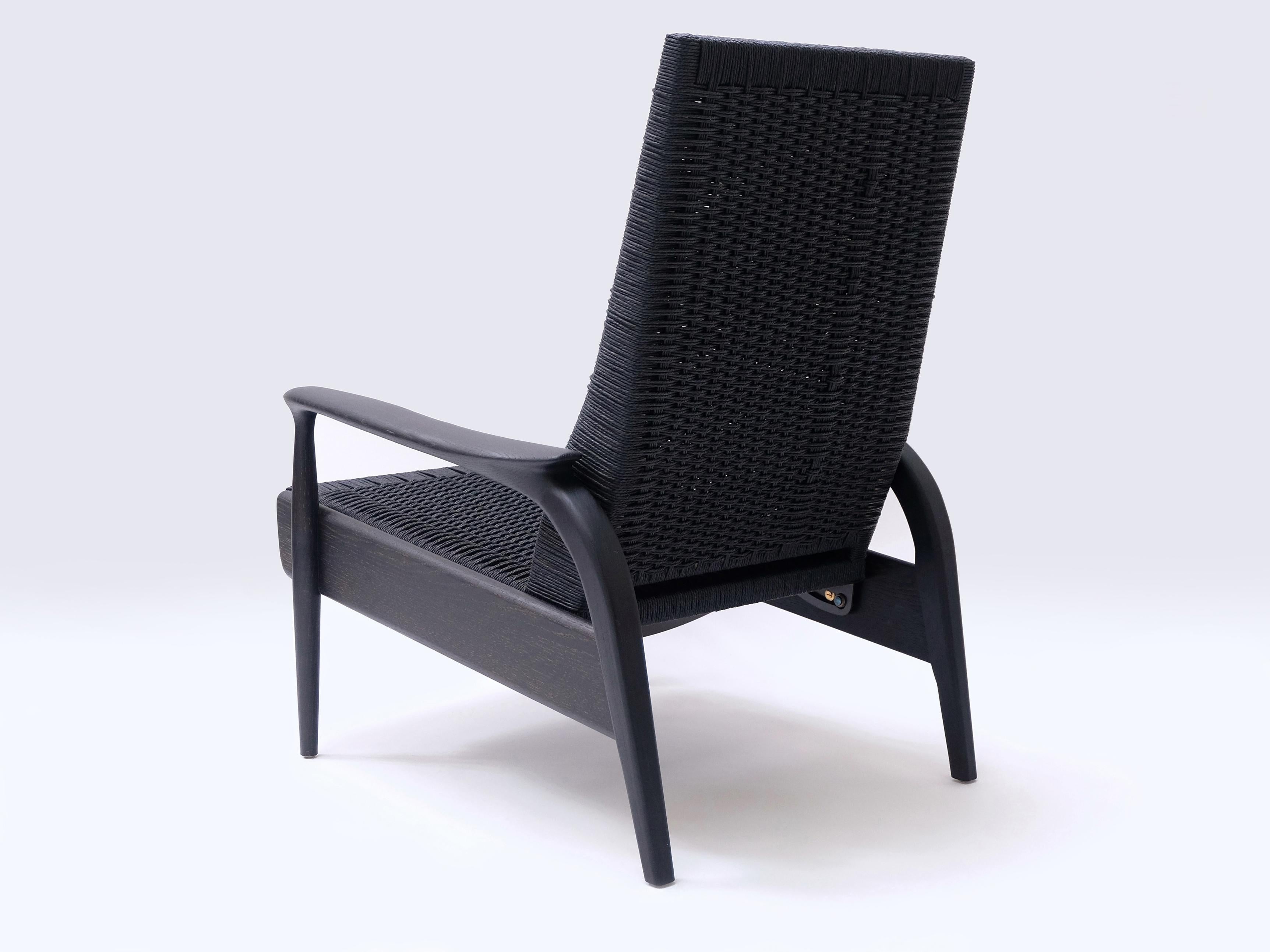 XXIe siècle et contemporain Paire de fauteuils inclinables en chêne noirci, cordon danois noirci, coussins en cuir en vente