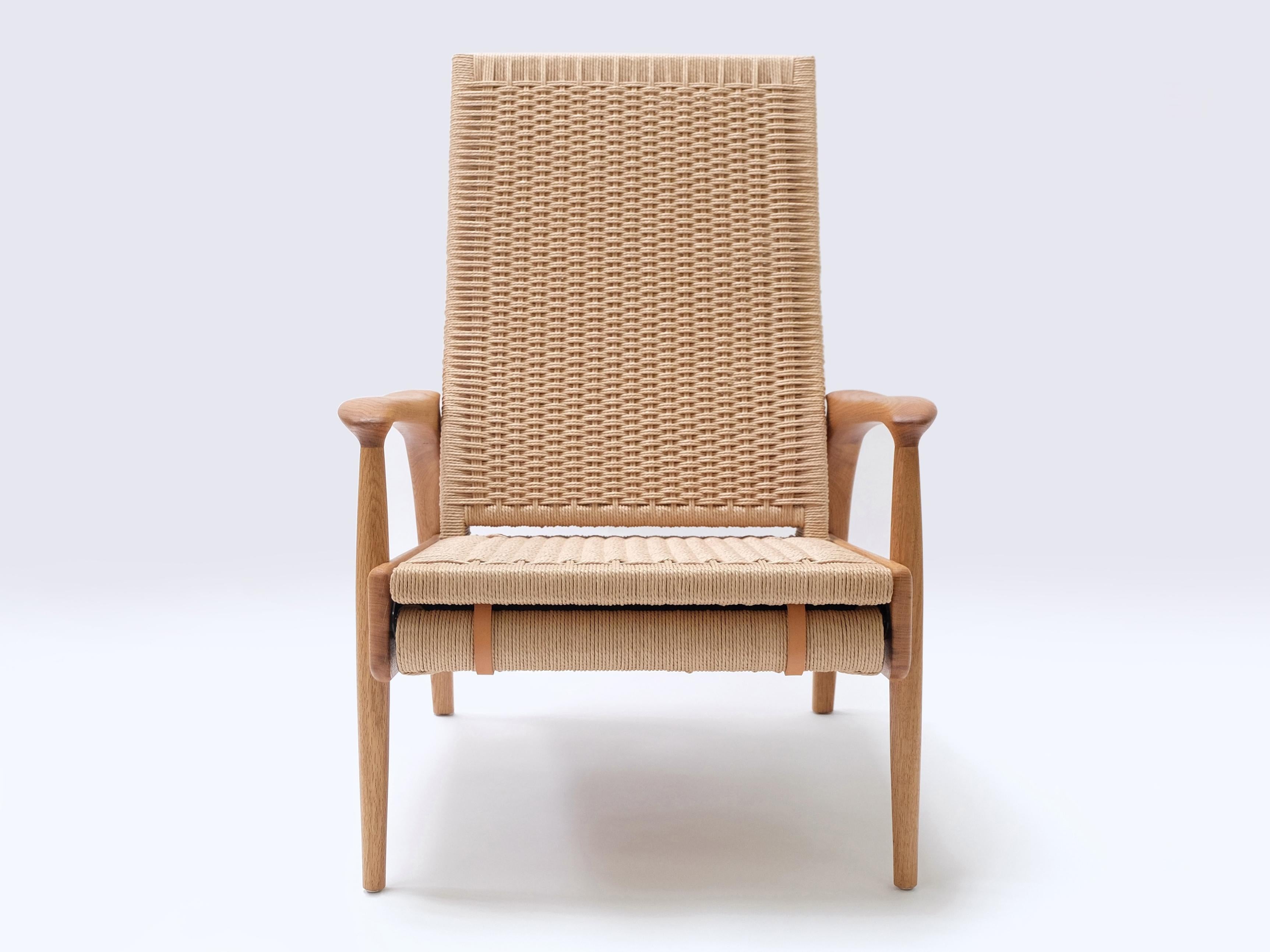 Scandinave moderne Paire de fauteuils inclinables en chêne massif, cordon danois naturel, coussins en cuir en vente