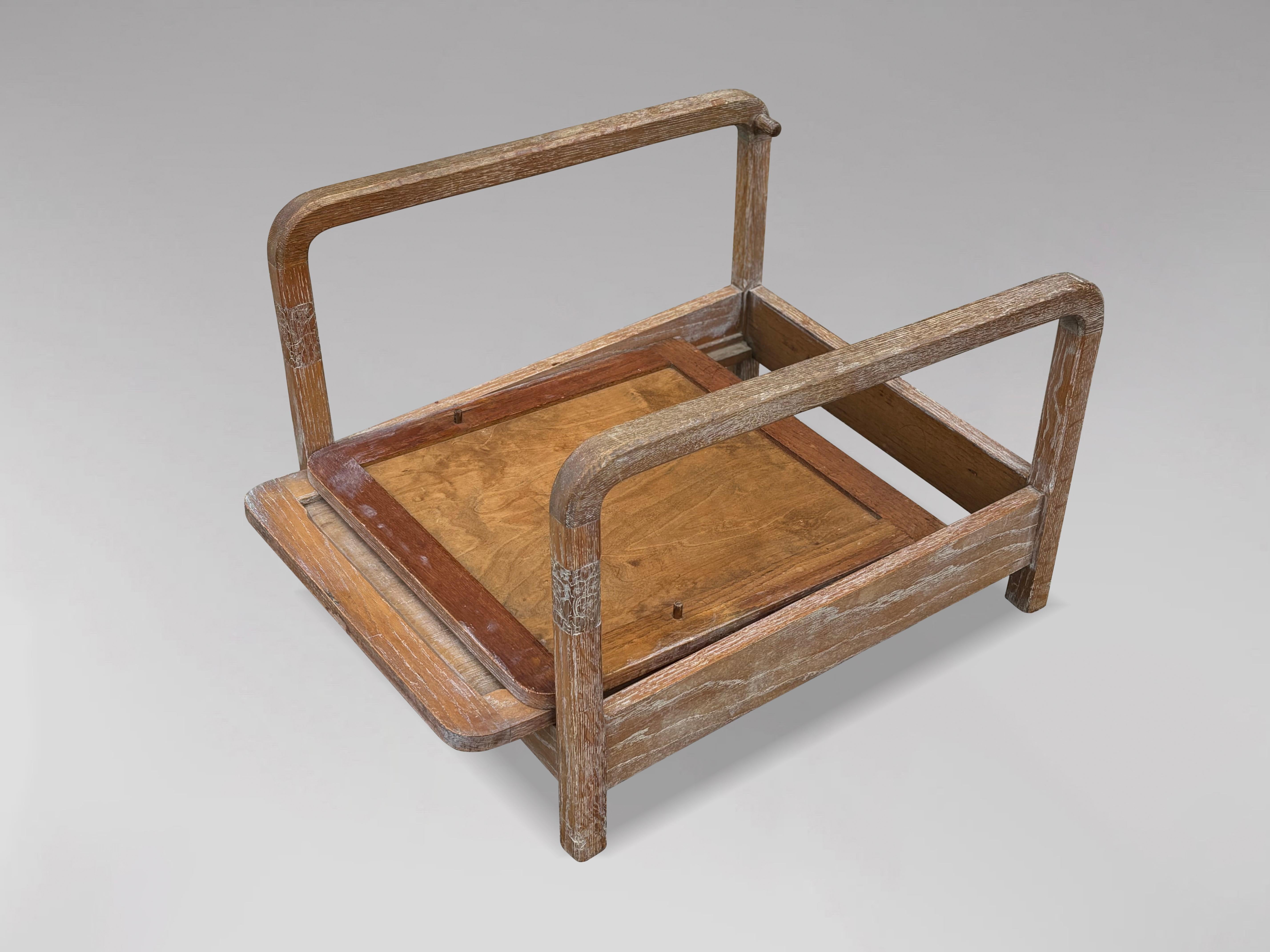 Chêne Paire de fauteuils de jardin inclinables à la manière de Liberty & Co. en vente