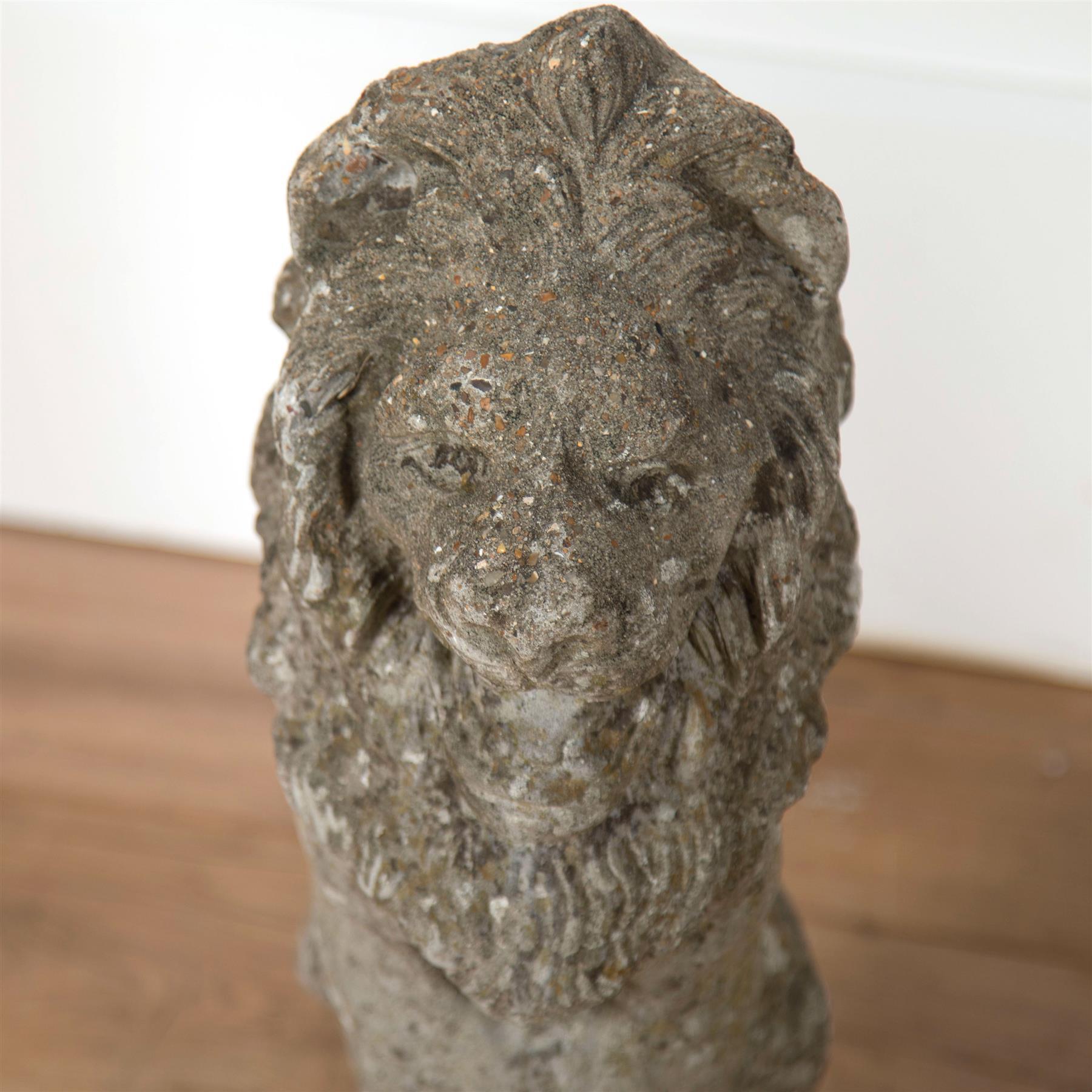 Pair of Reconstituted Stone Lions In Good Condition In Gloucestershire, GB