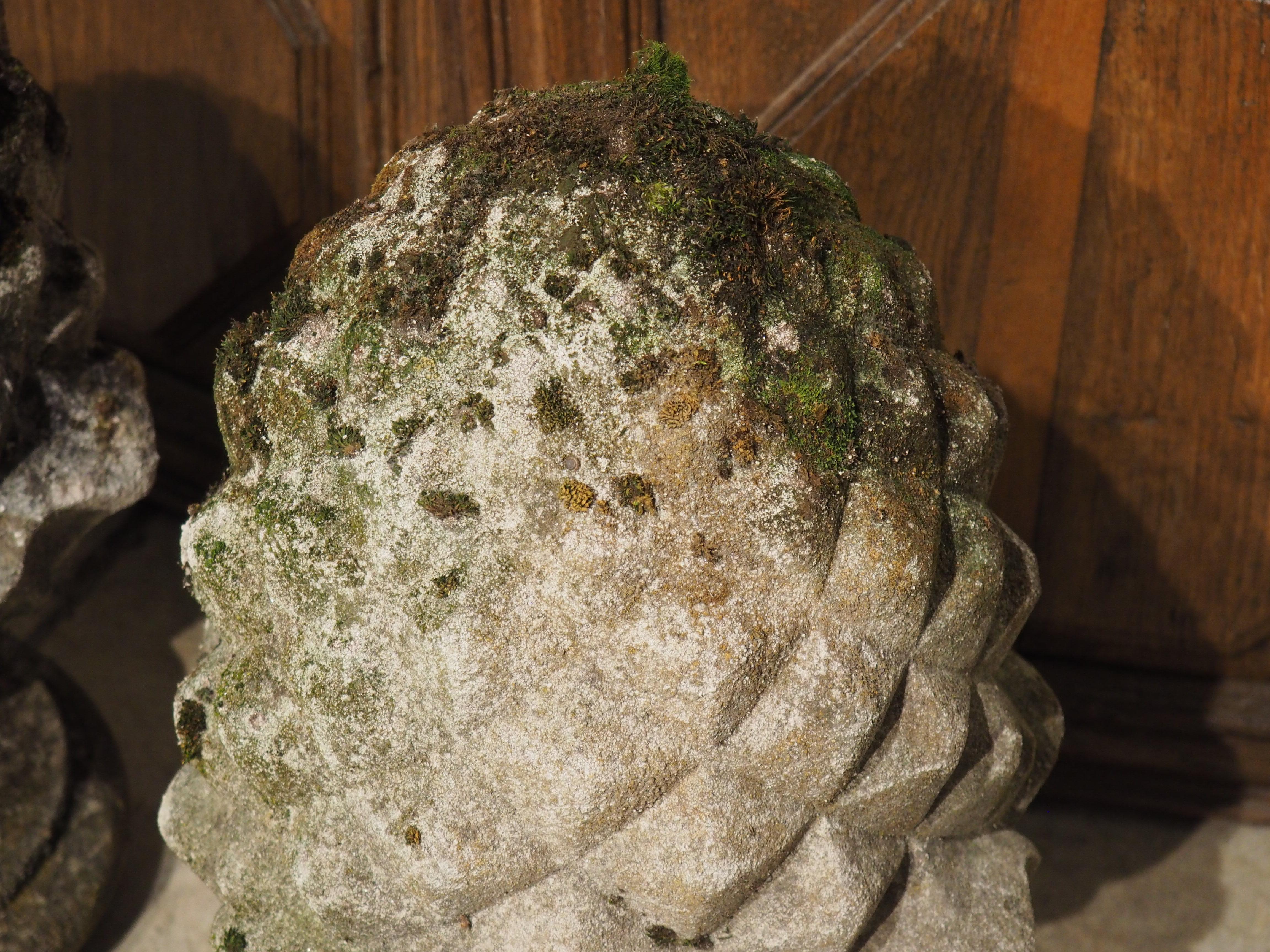 Ein Paar reconstituierte Ananas-Endstücke aus Stein aus Belgien, ca. 1970er Jahre im Angebot 5
