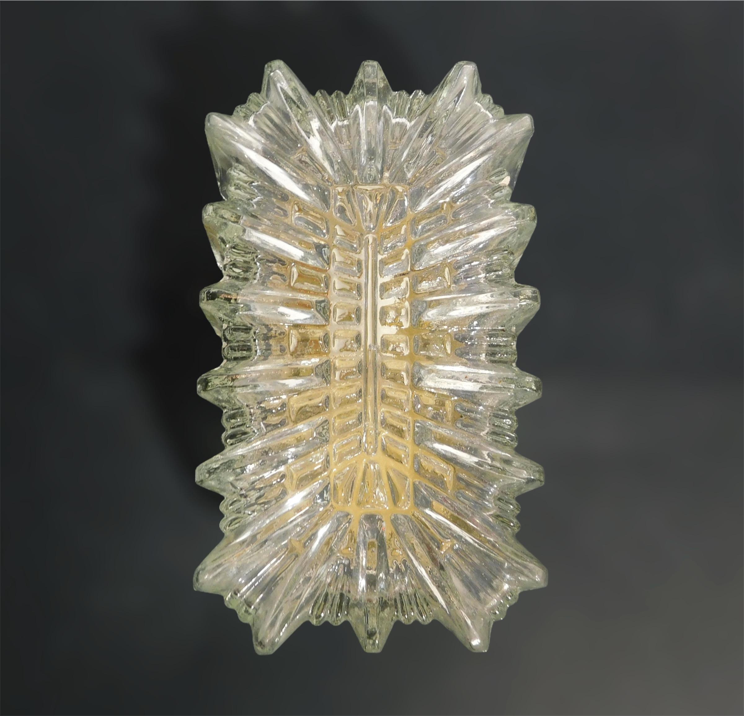 Apliques italianos con tulipas de cristal rectangular texturizado transparente / Fabricados en Italia
Medidas: Alto 7,5 pulgadas, ancho 4,5 pulgadas, fondo 3,5 pulgadas
1 luz / tipo E12 o E14 / máx. 40W
1 par disponible en stock en Italia
Referencia