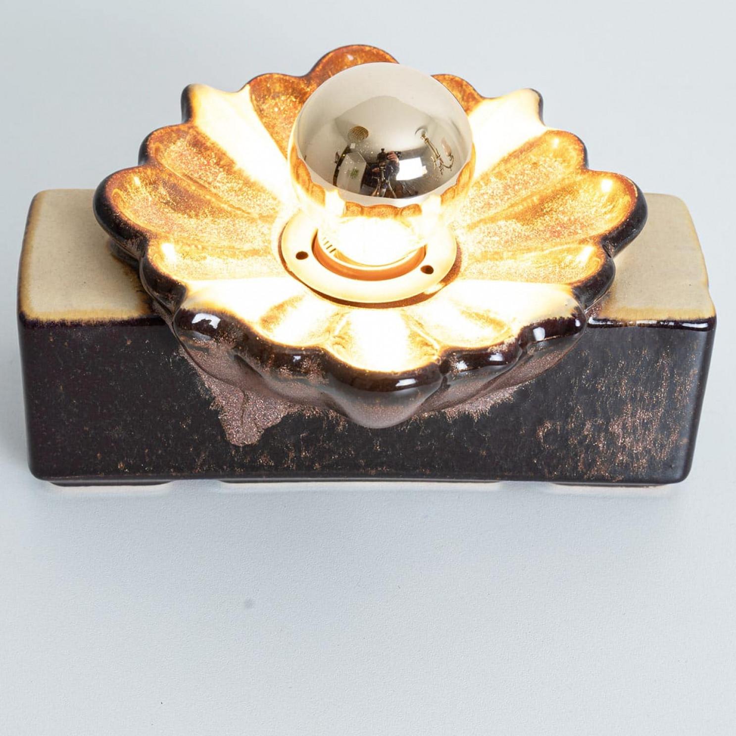 Ceramica Coppia di applique rettangolari a forma di fiore in ceramica di Pan, Danimarca 1970 in vendita