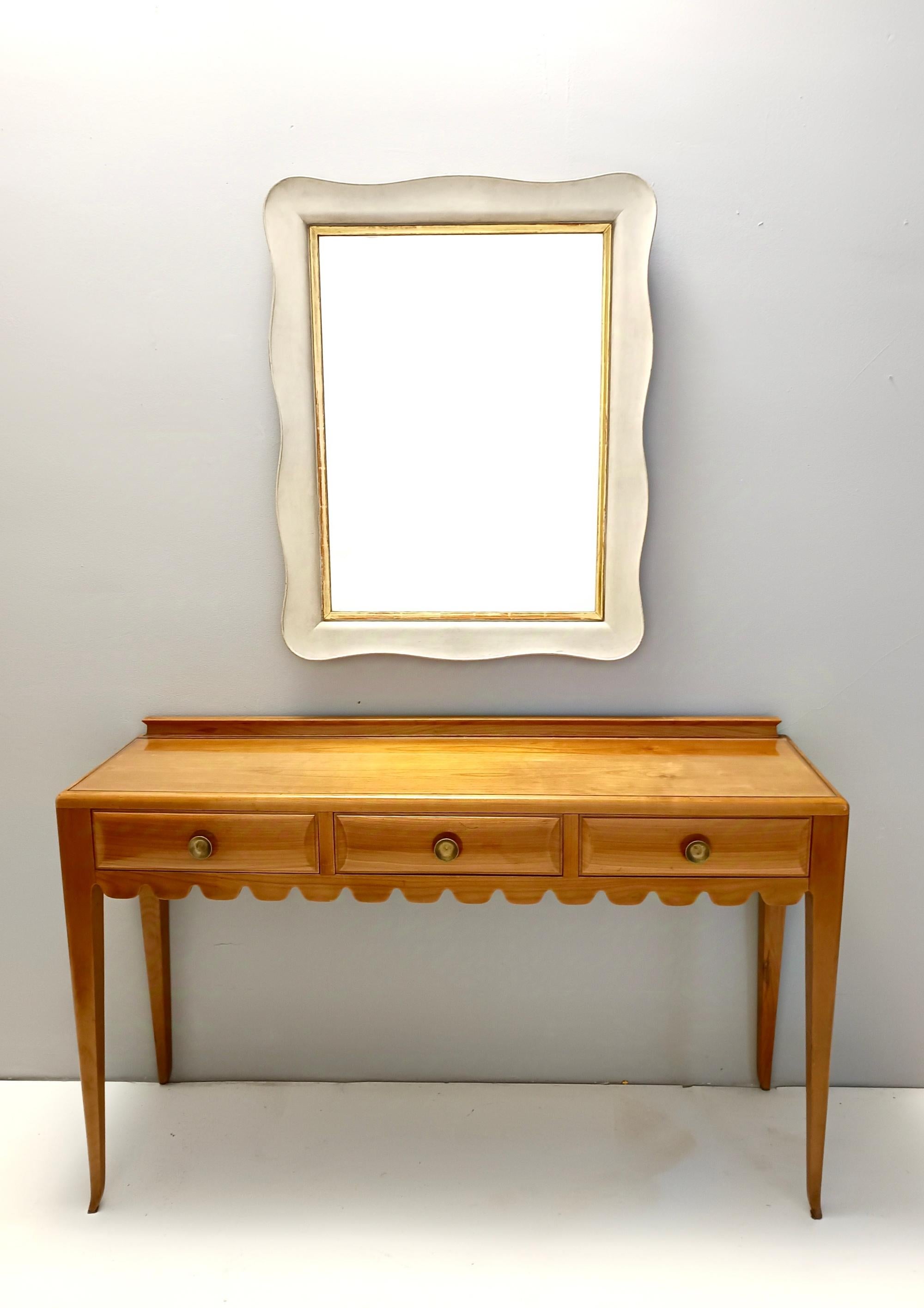 Pareja de espejos rectangulares de pared de madera lacada en marfil de Paolo Buffa, Italia Moderno de mediados de siglo en venta