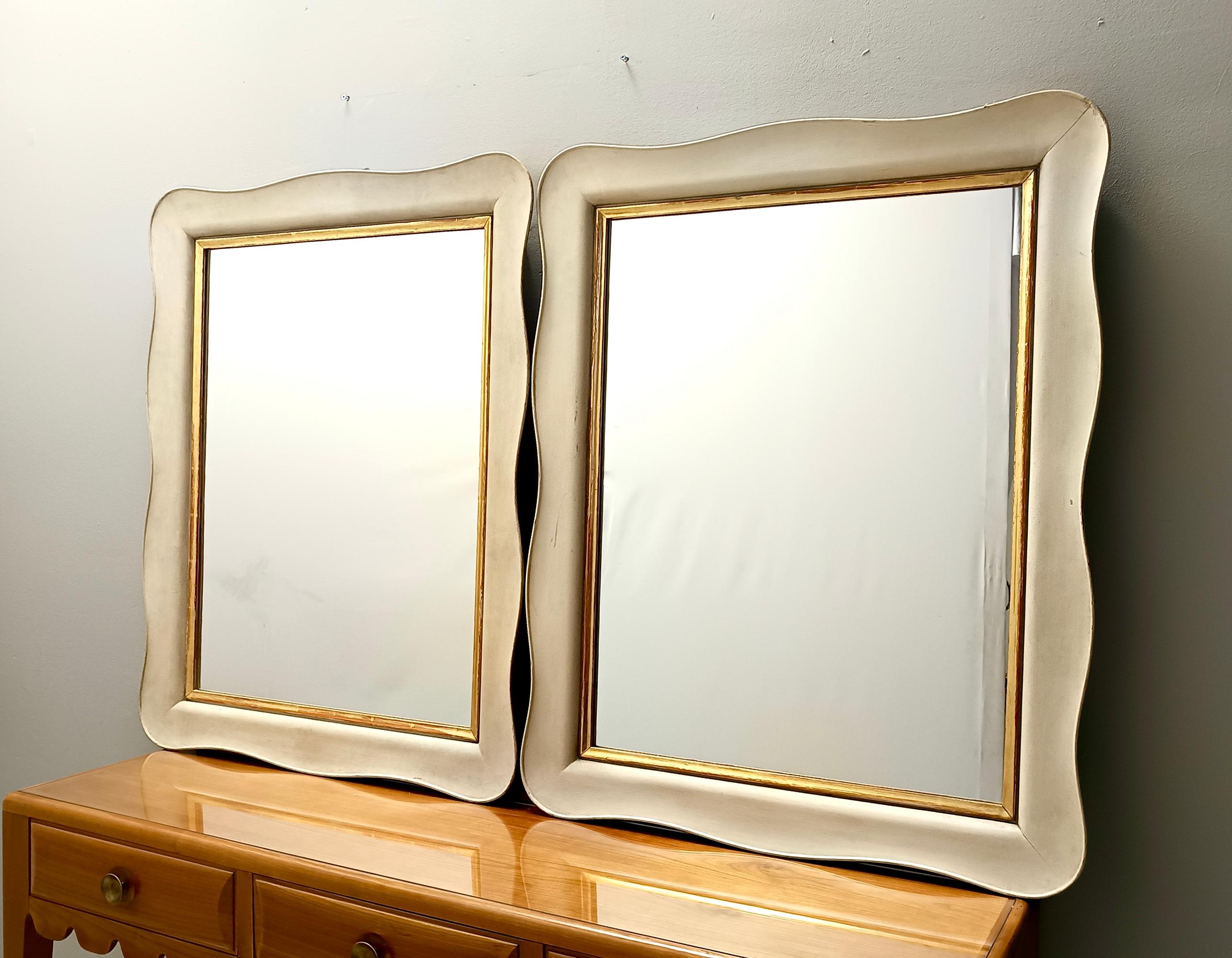 Pareja de espejos rectangulares de pared de madera lacada en marfil de Paolo Buffa, Italia Ebonizado en venta
