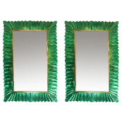 Coppia di specchi rettangolari di Murano con cornice in vetro verde smeraldo, in stock