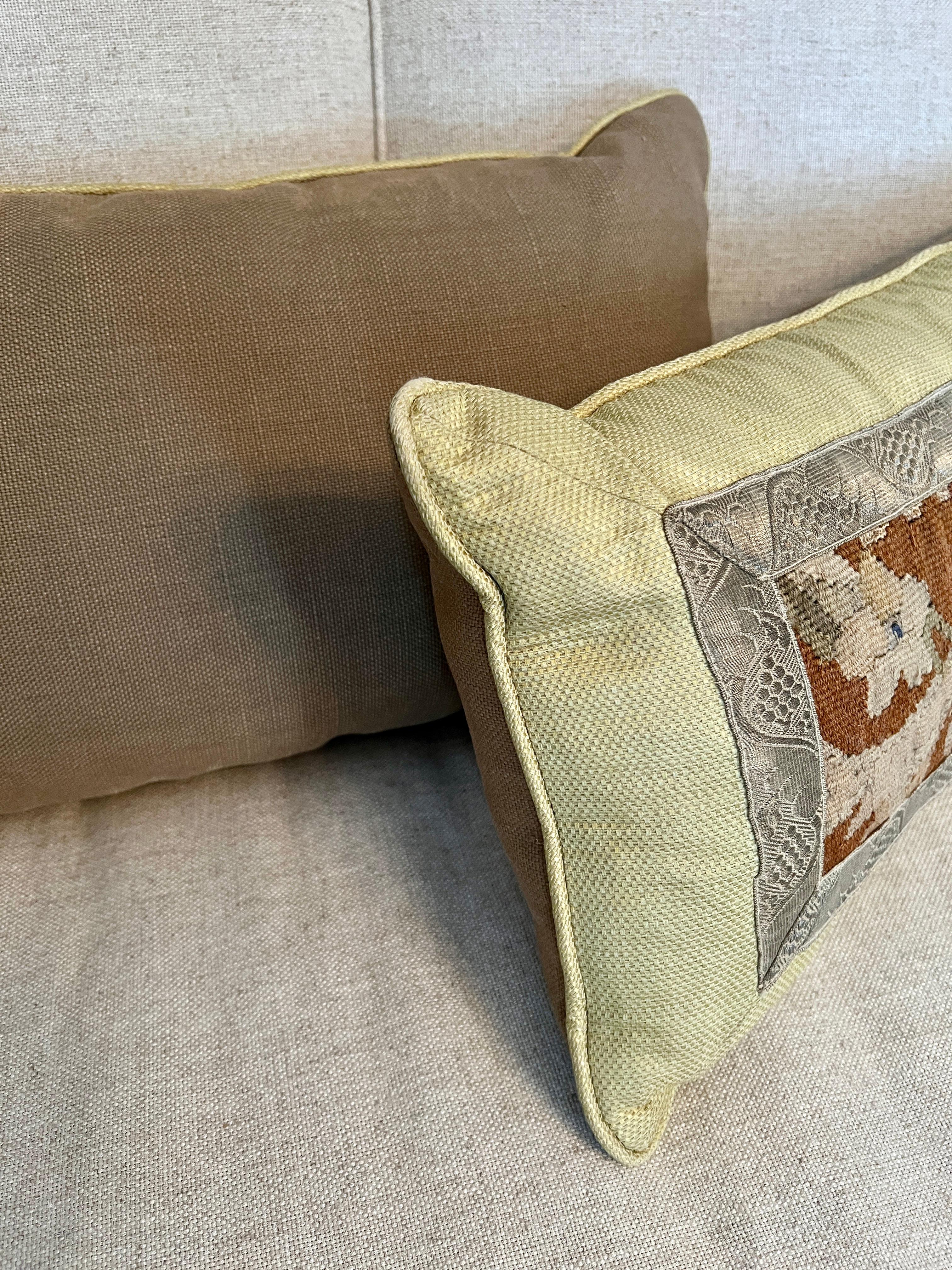 Pair of Rectangular Needlepoint Pillows Framed in Alternate Fabrics For Sale 2