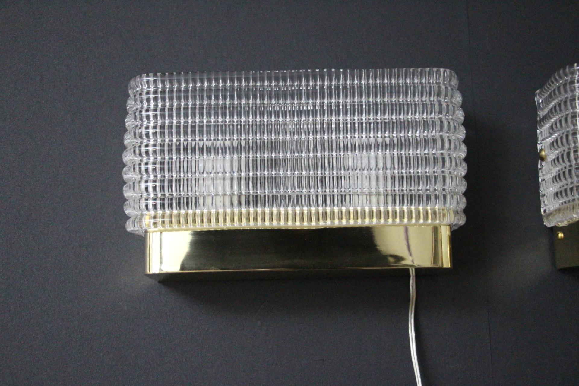Pair of Rectangular Wall Lights Sconces in Textured Murano Glass In Excellent Condition For Sale In Saint-Ouen, FR