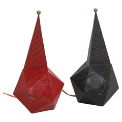 Paire de lampes de table "Bagdad" rouges et noires du milieu du siècle par Mathieu Matégot, années 1950