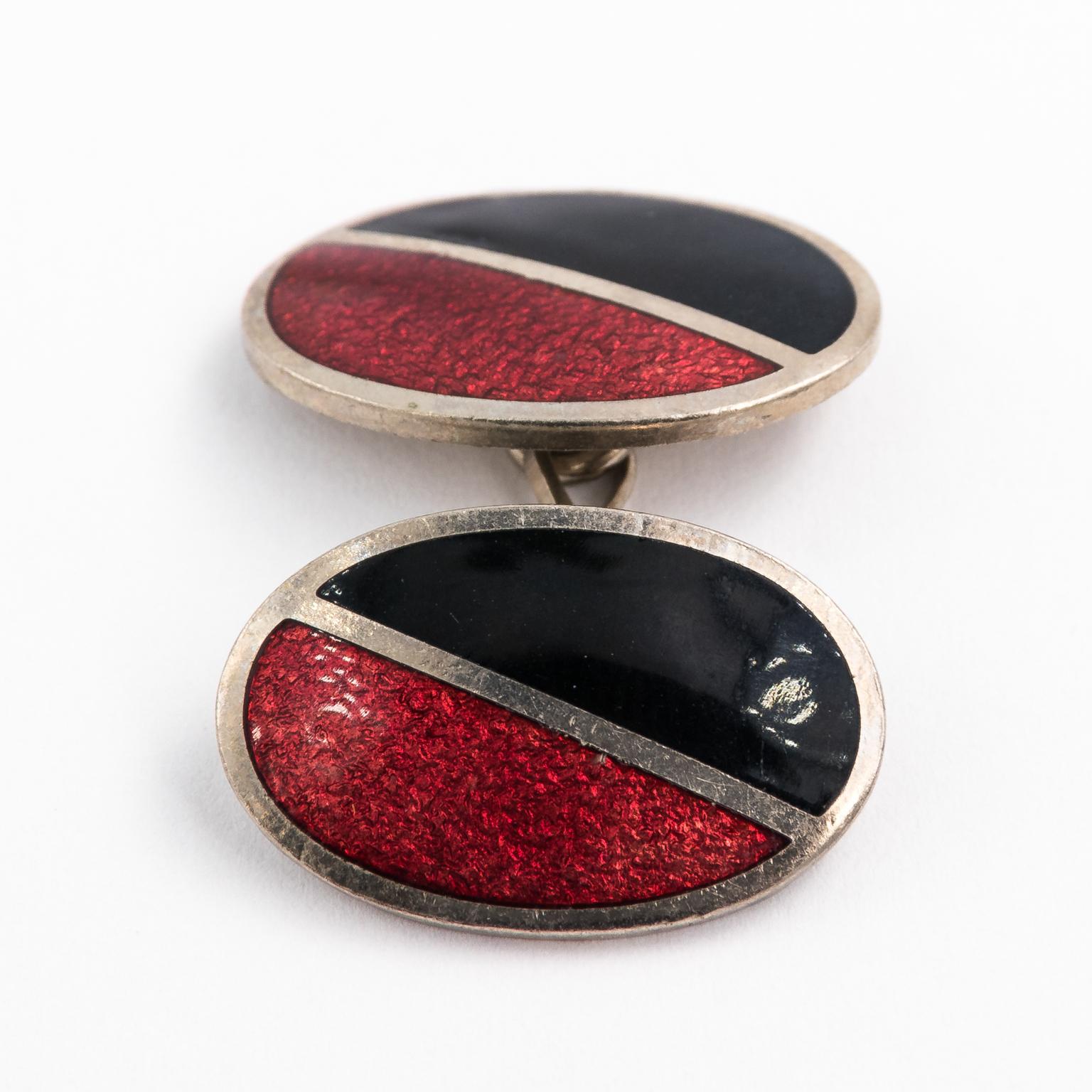 Art Deco Pair of Red and Black Enamel Cufflinks