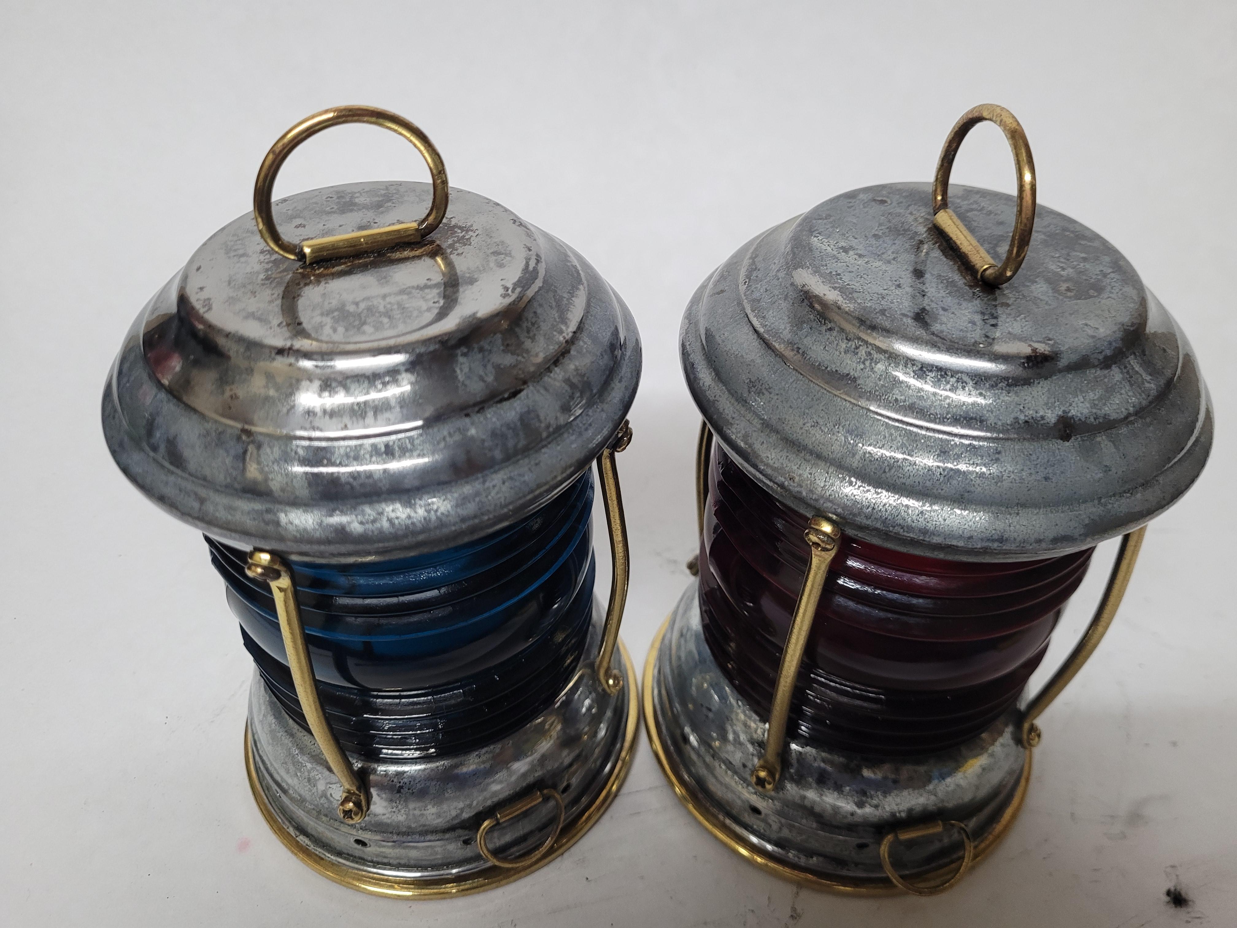 Pair of Red and Blue Lens Boat Lanterns For Sale 3