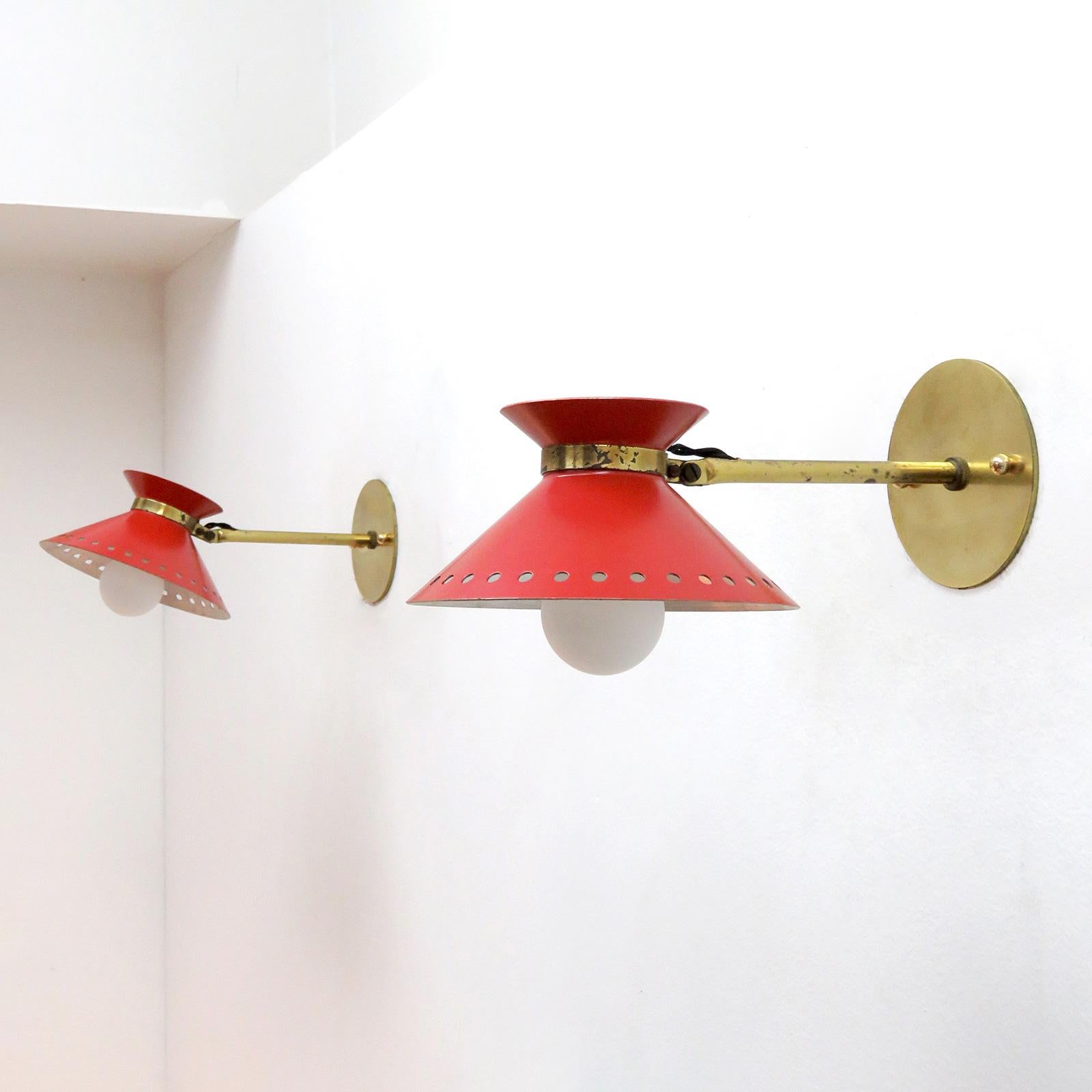 Coppia di applique rosse Arlus, 1950 In condizioni buone in vendita a Los Angeles, CA