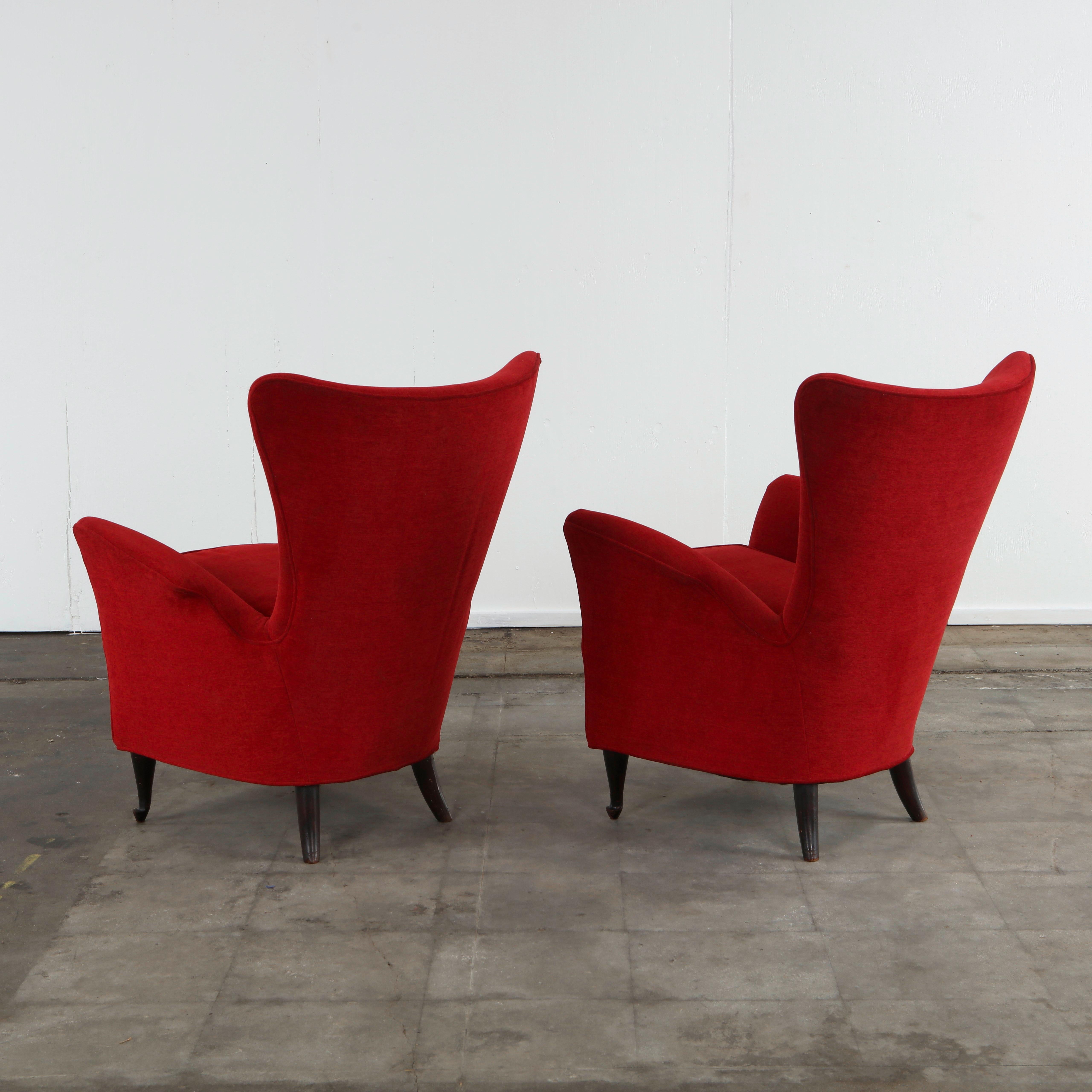 Mid-20th Century Pair of Red Armchairs in the Style of Paolo Buffa, 1960s For Sale