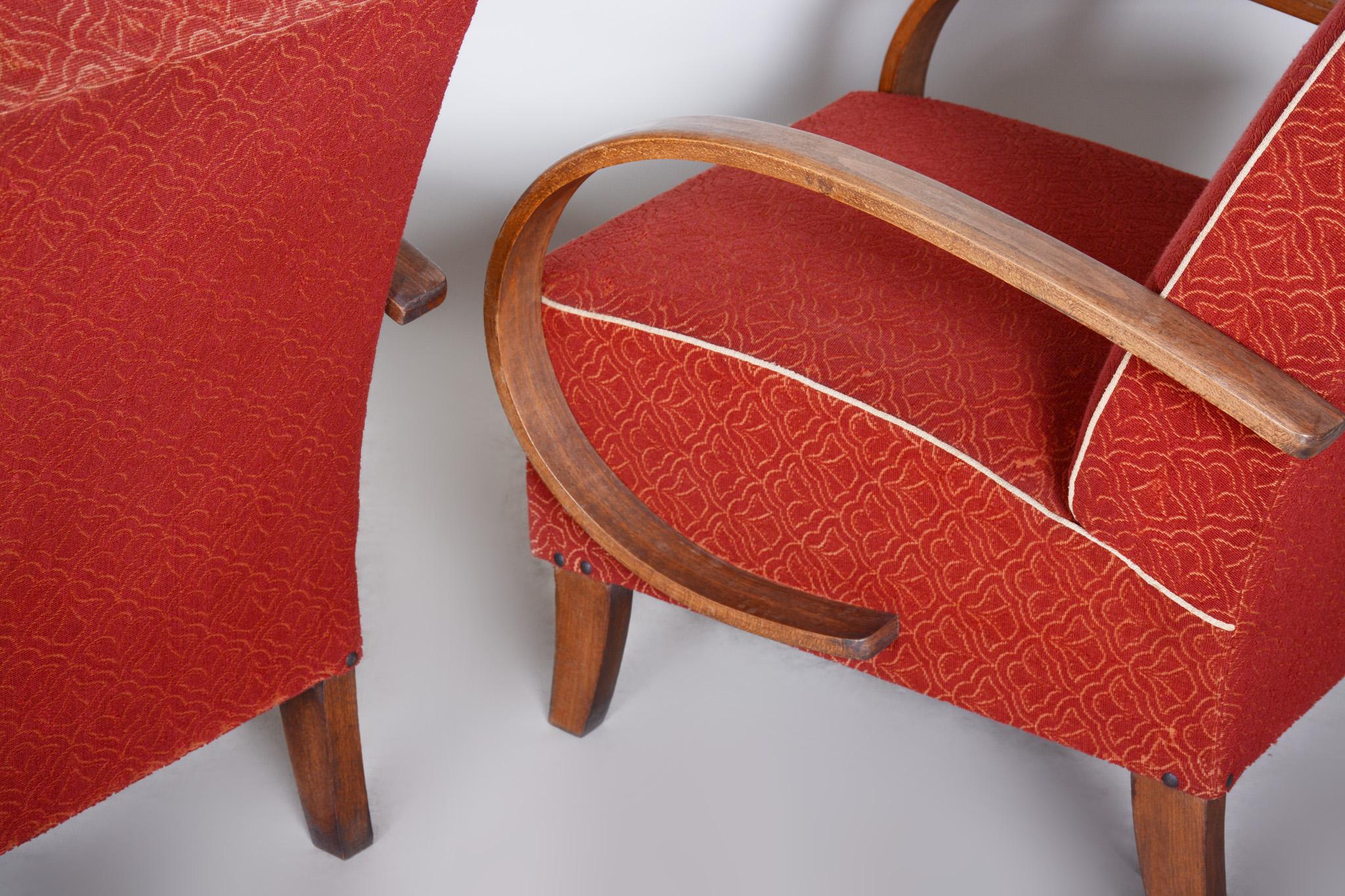 Paire de fauteuils Art déco rouges en hêtre d'origine fabriqués dans les années 1930, état d'origine en vente 3