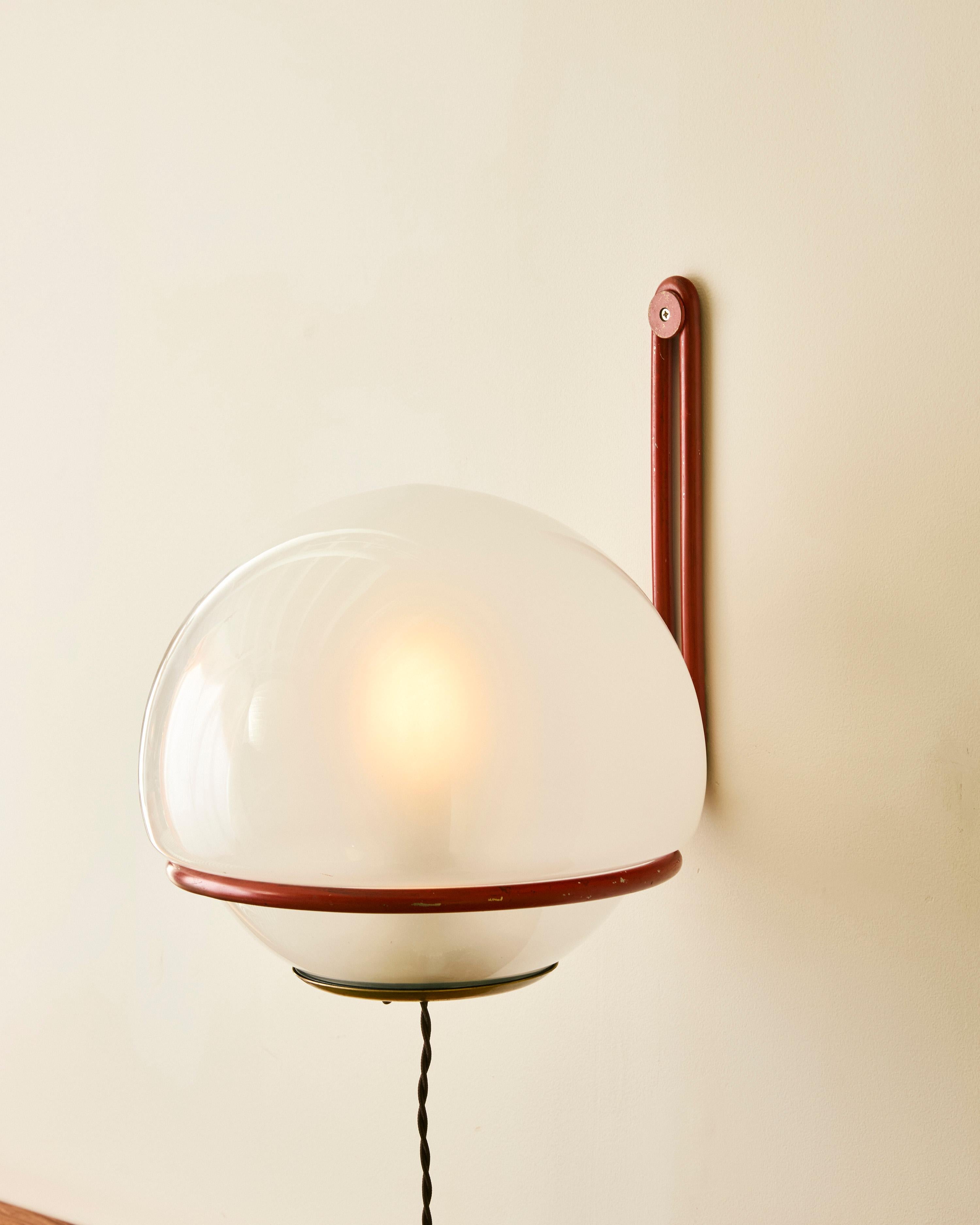 Pair of Red Basket Wall Lamps by Gino Sarfatti for Arteluce (Italienisch) im Angebot