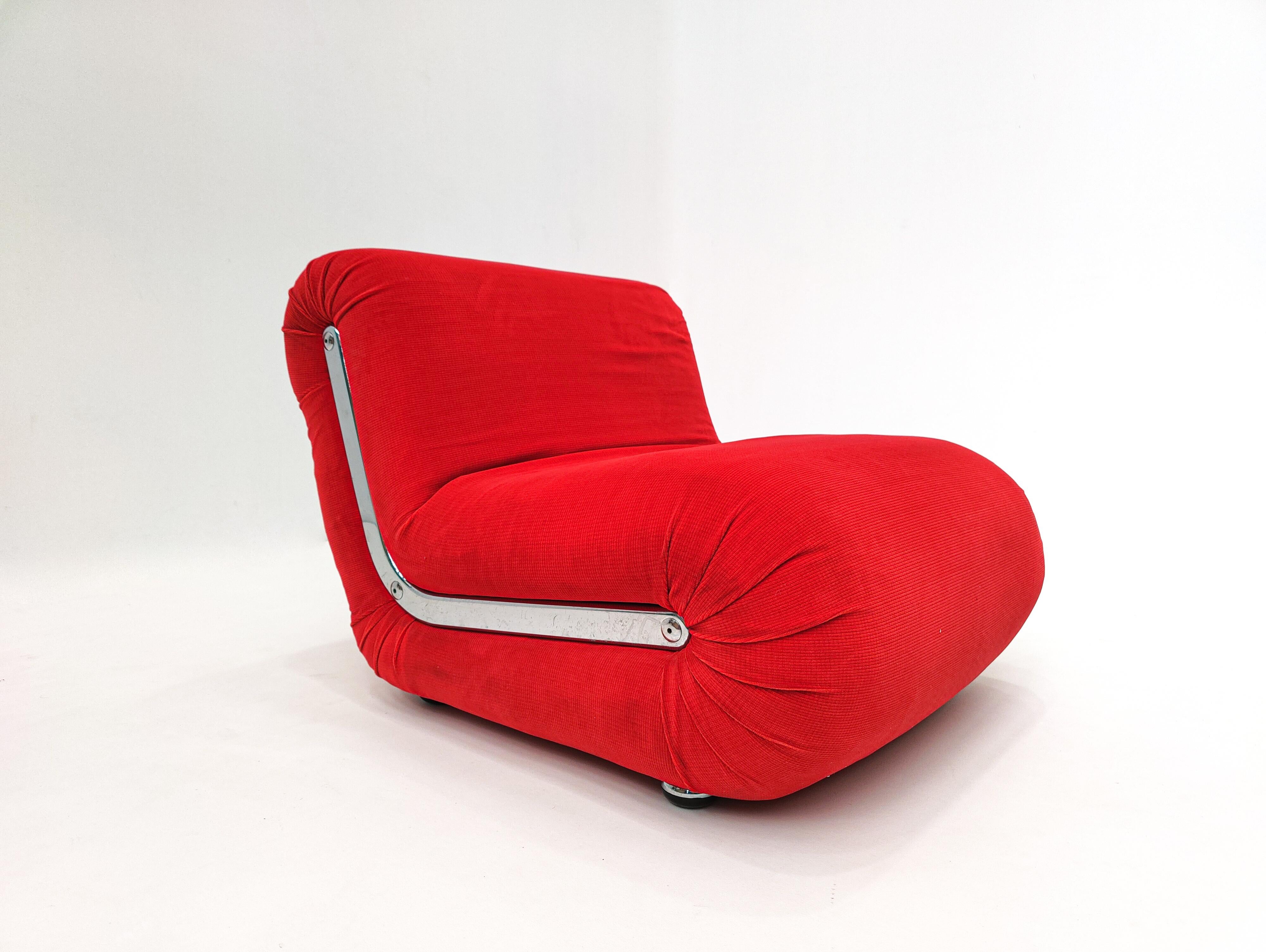 Pair of Red Boomerang Easy Chairs by Rodolfo Bonetto, 1960s, Italy In Good Condition In Brussels, BE