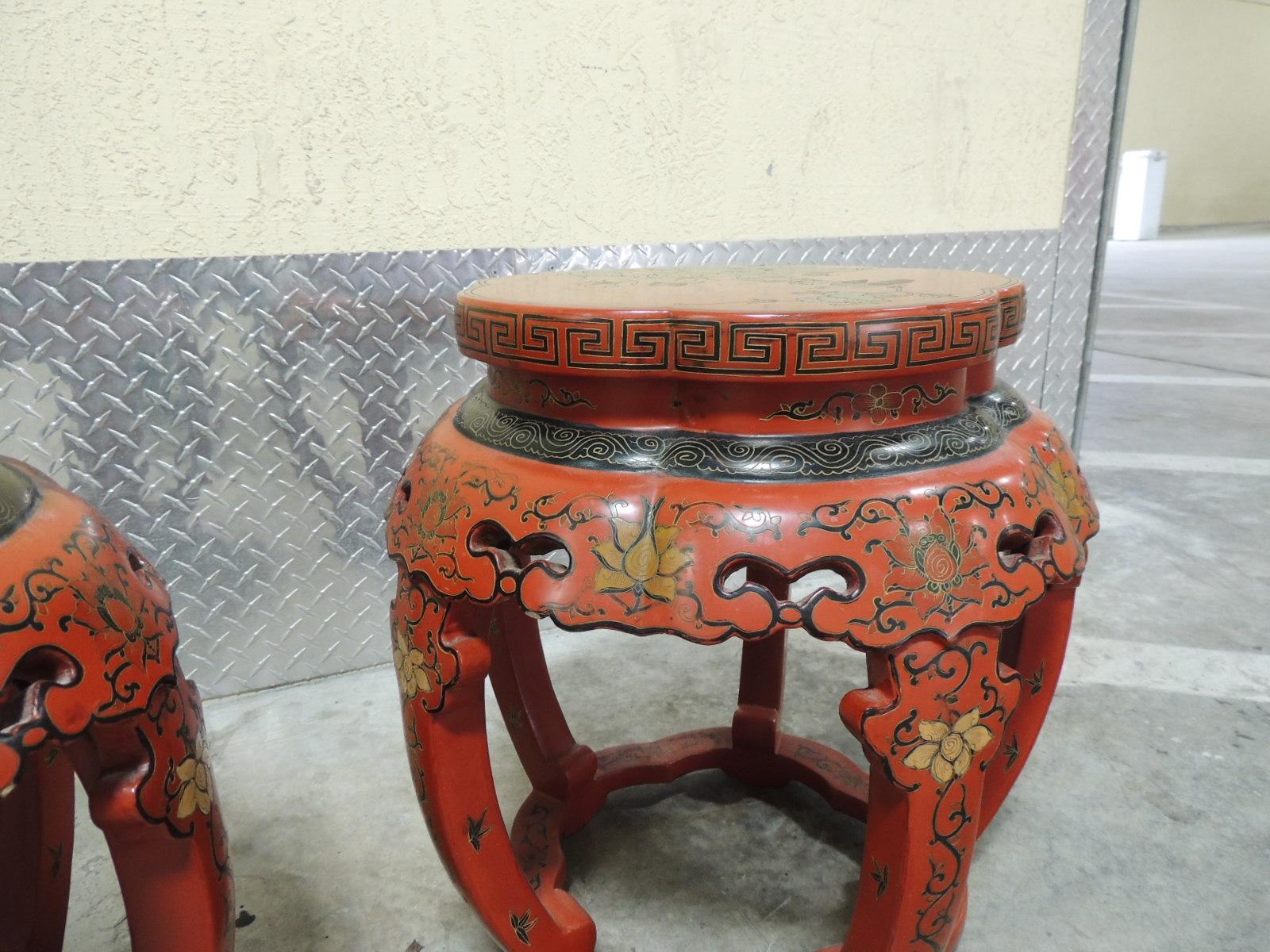 Pair of Red Chinese Lacquer Round Side Tables or Stools In Good Condition In Oakland Park, FL