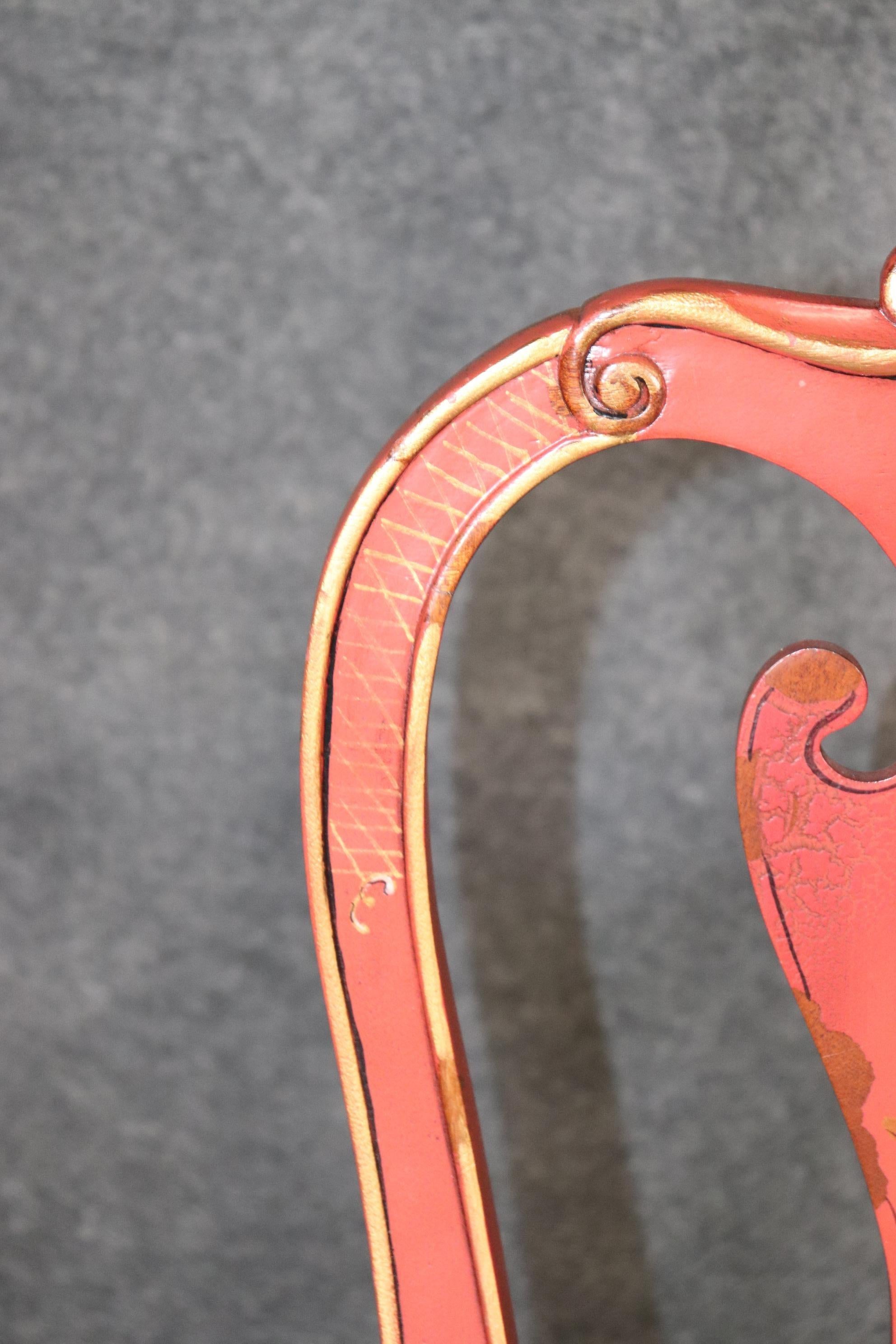 Pareja de Sillones o Sillas de Comedor Georgianos Decorados con Pintura Chinoiserie Roja en venta 9