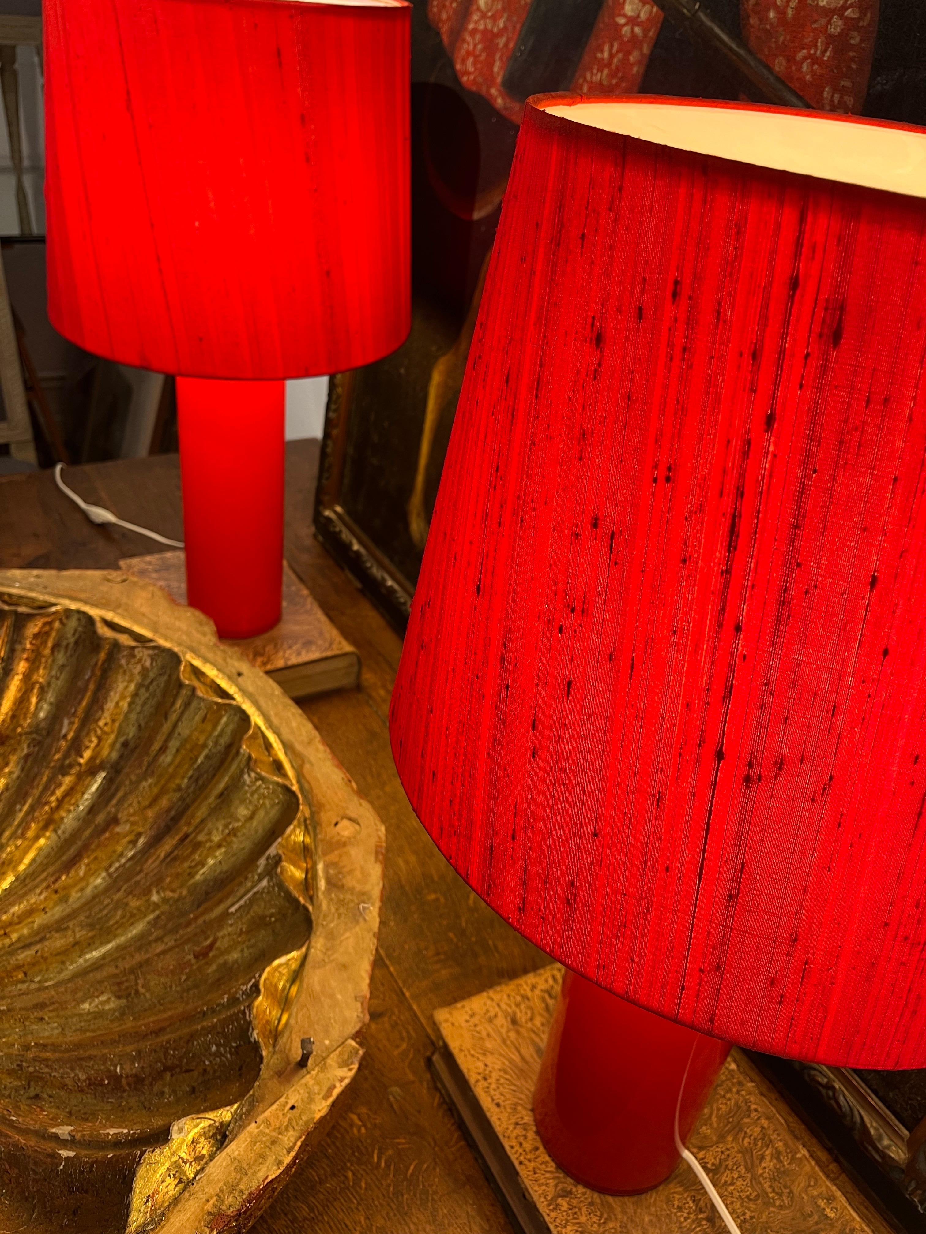 Coppia di lampade da tavolo in cristallo rosso di Luxus in vendita 3