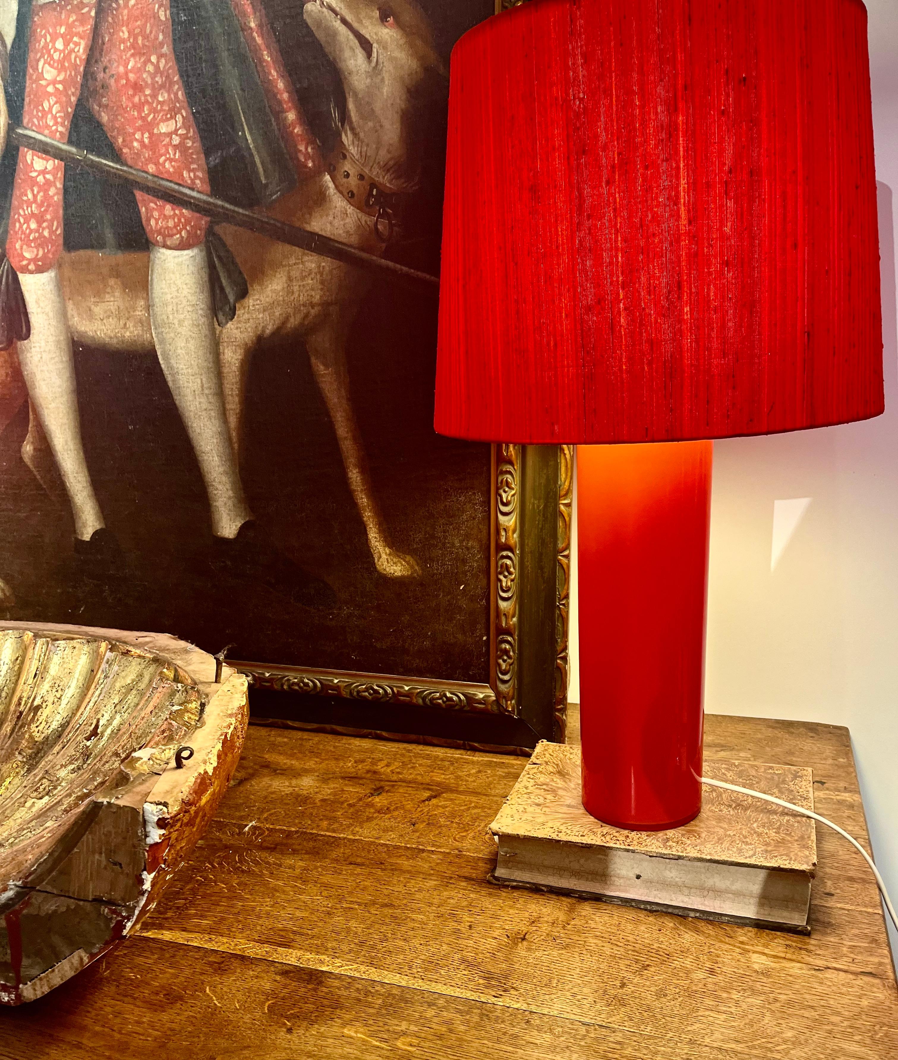 Coppia di lampade da tavolo in cristallo rosso di Luxus in vendita 4