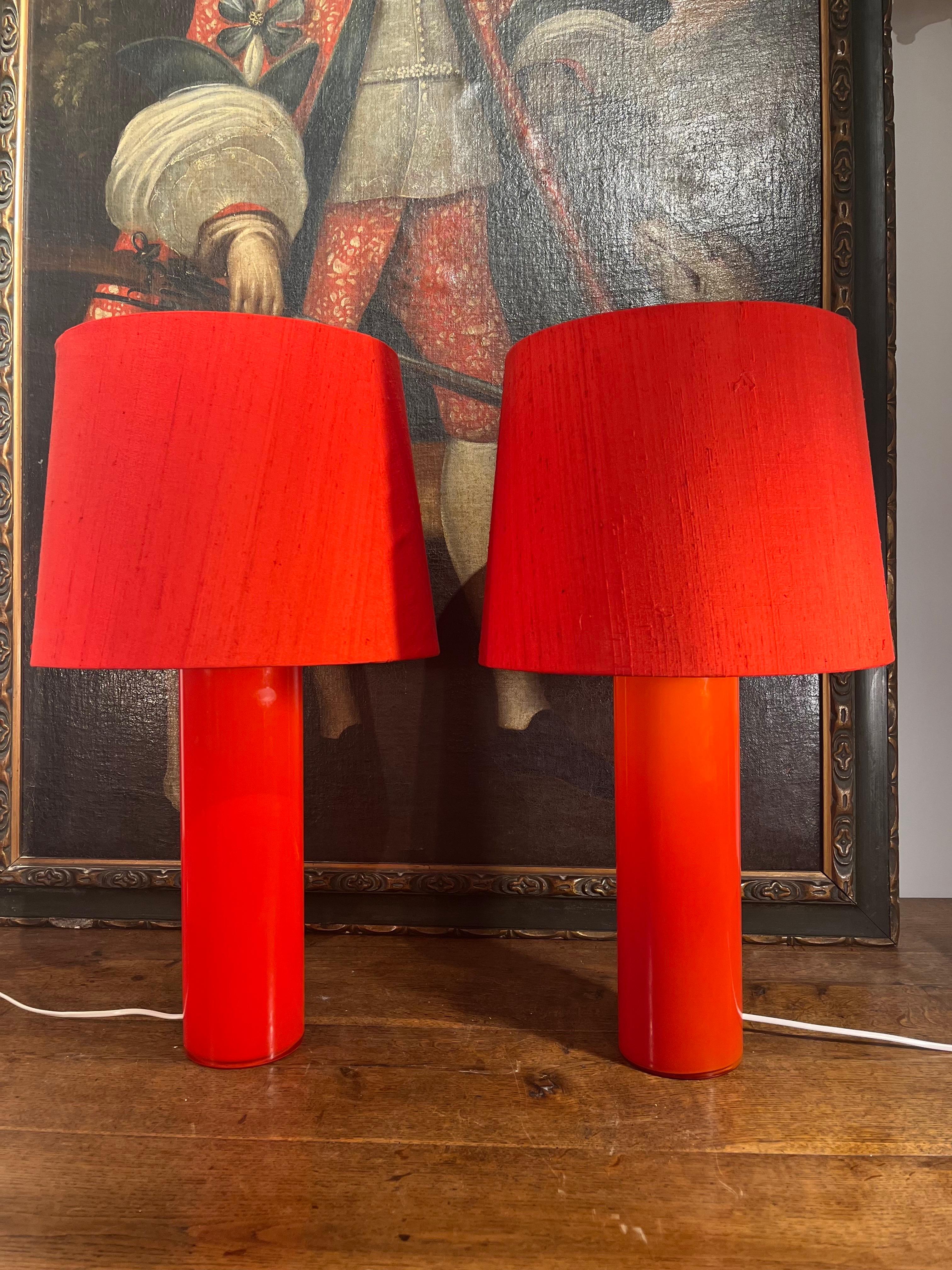 Coppia di lampade da tavolo in cristallo rosso di Luxus in vendita 5
