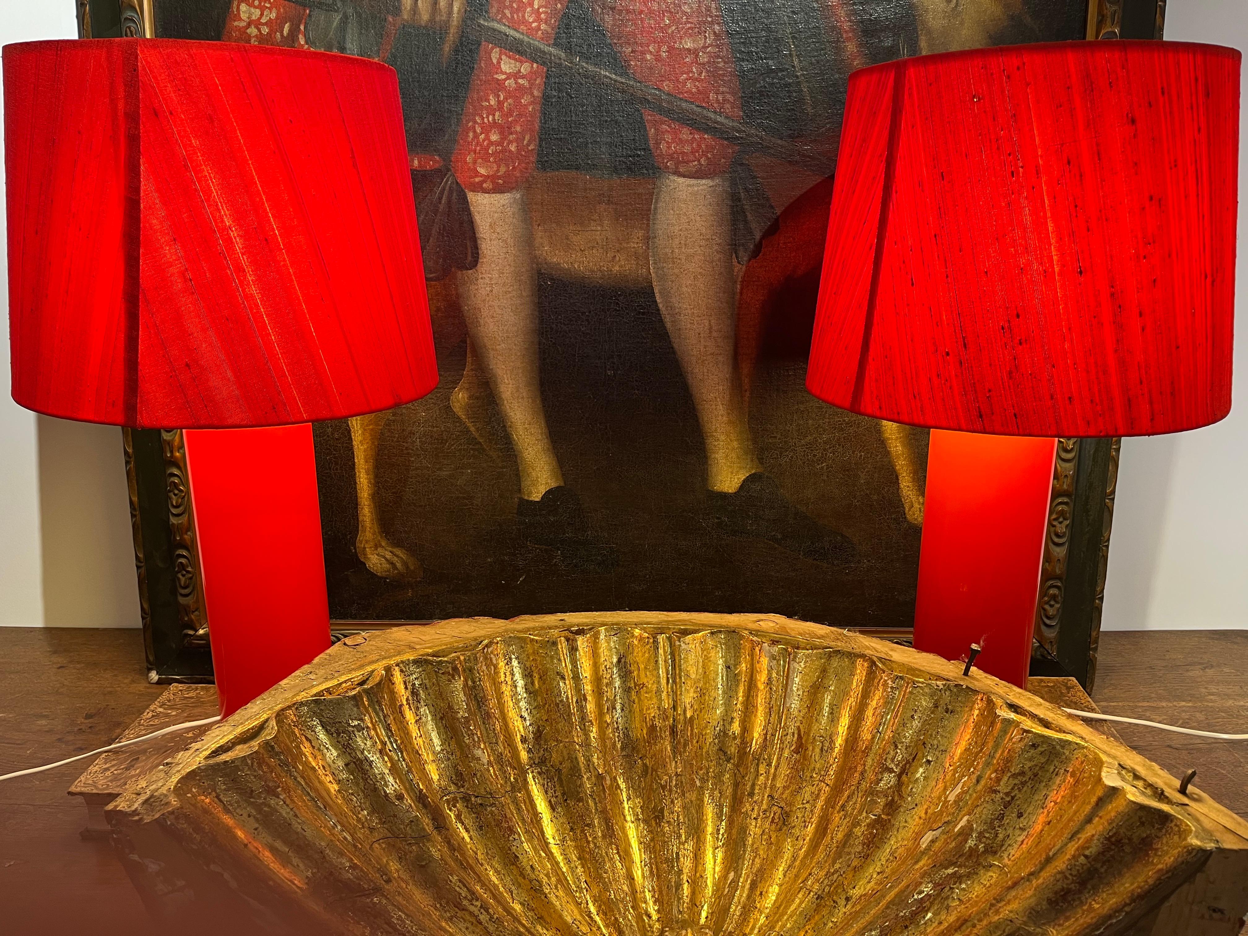 Coppia di lampade da tavolo in cristallo rosso di Luxus in vendita 2