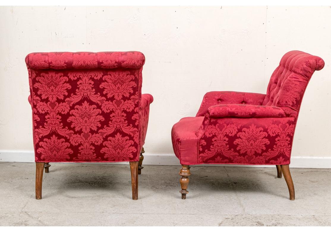 Coppia di poltrone da camino in damasco rosso - Progetto di restauro in vendita 1