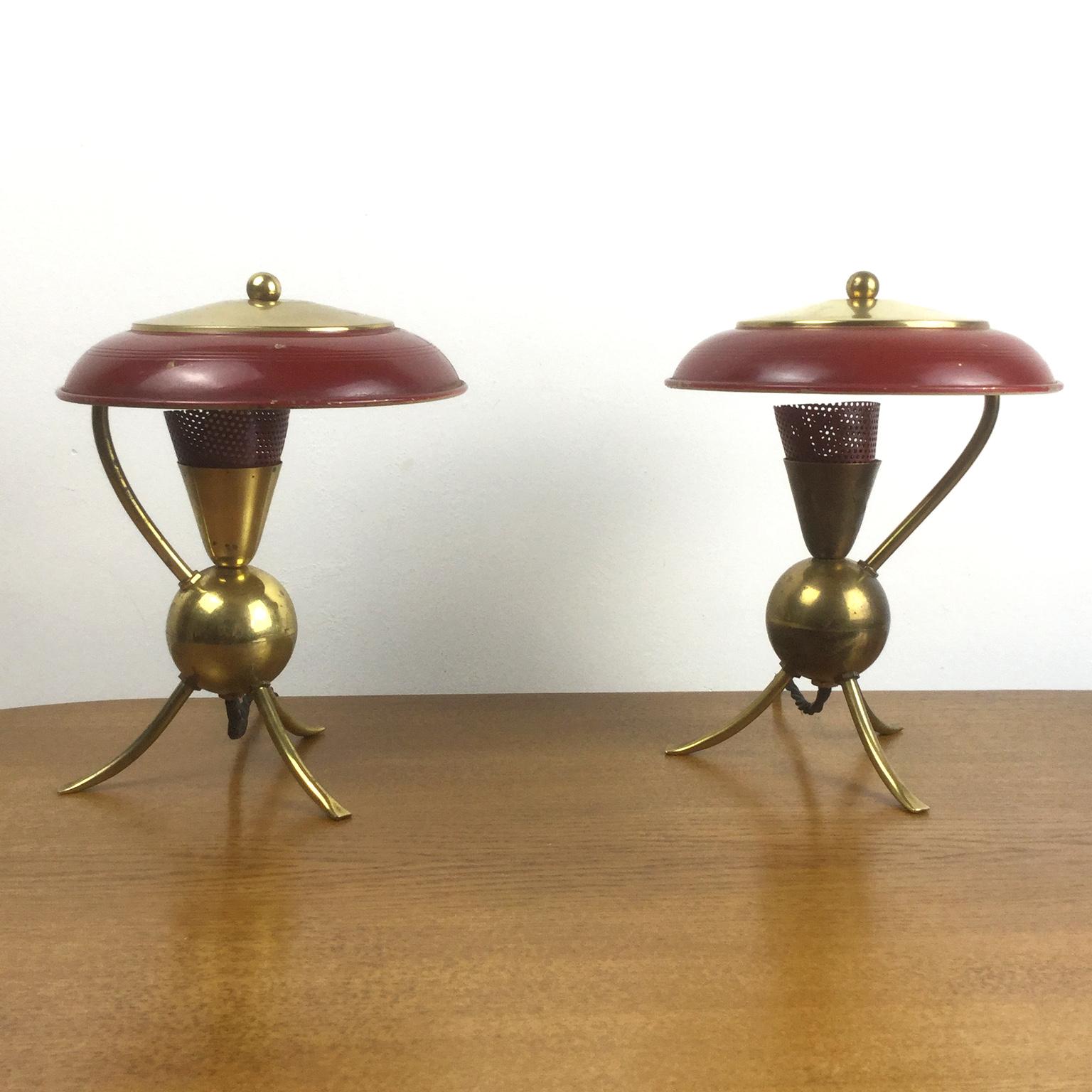 Mid-Century Modern Pair of Red Enamel and Brass Tripod Table Lamp, French, 1950s For Sale
