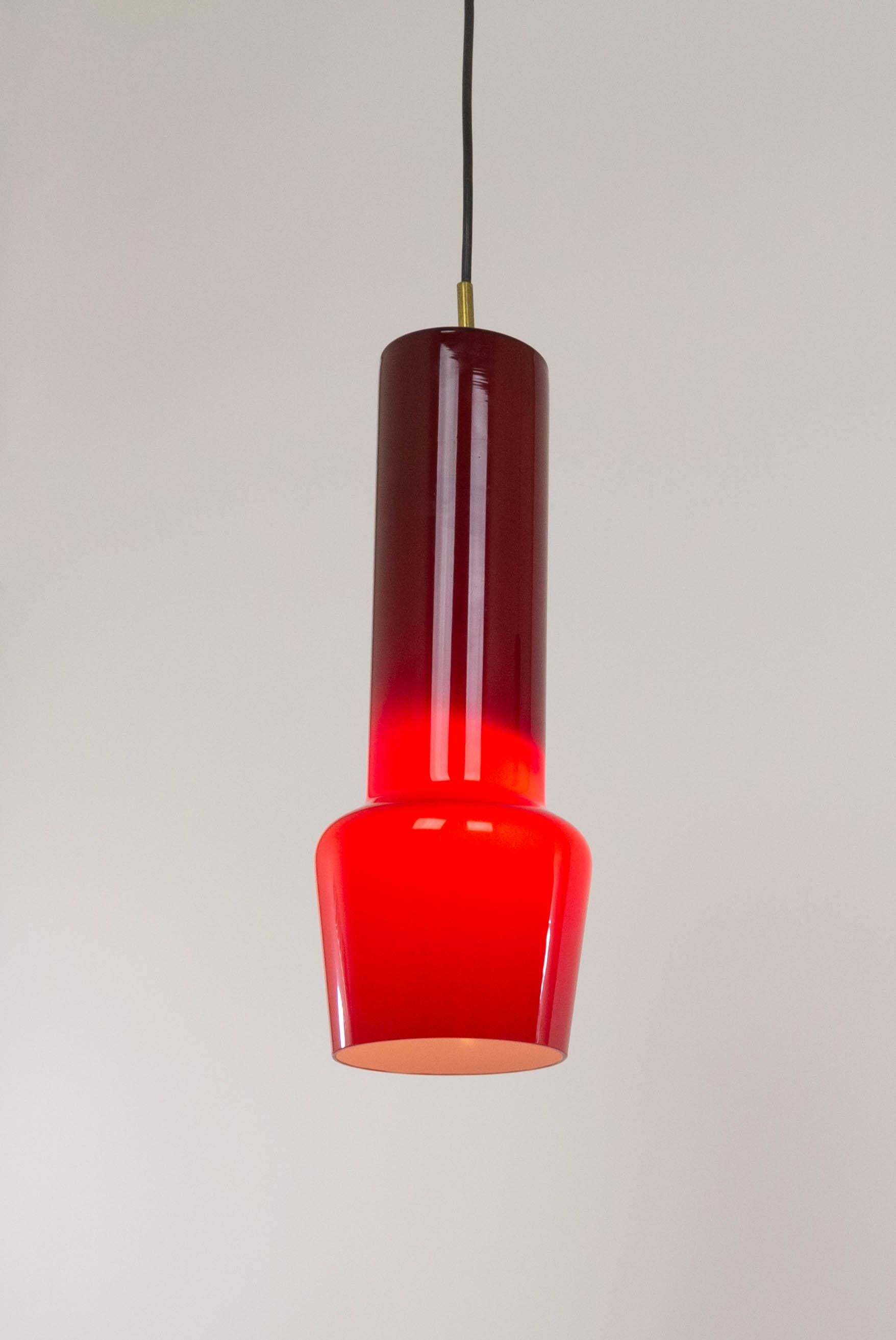 Mid-Century Modern Pair of red glass pendants by Massimo Vignelli for Venini, 1950s For Sale