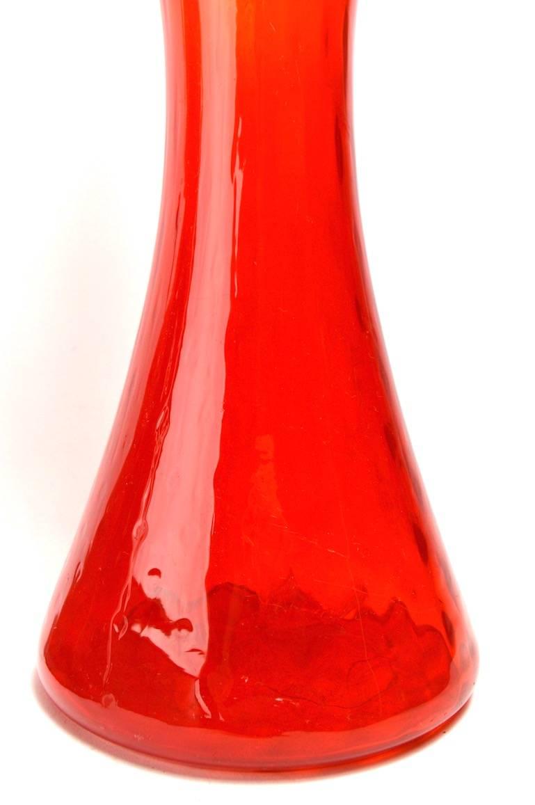 Paire de vases en verre rouge attribués à Erickson en vente 2