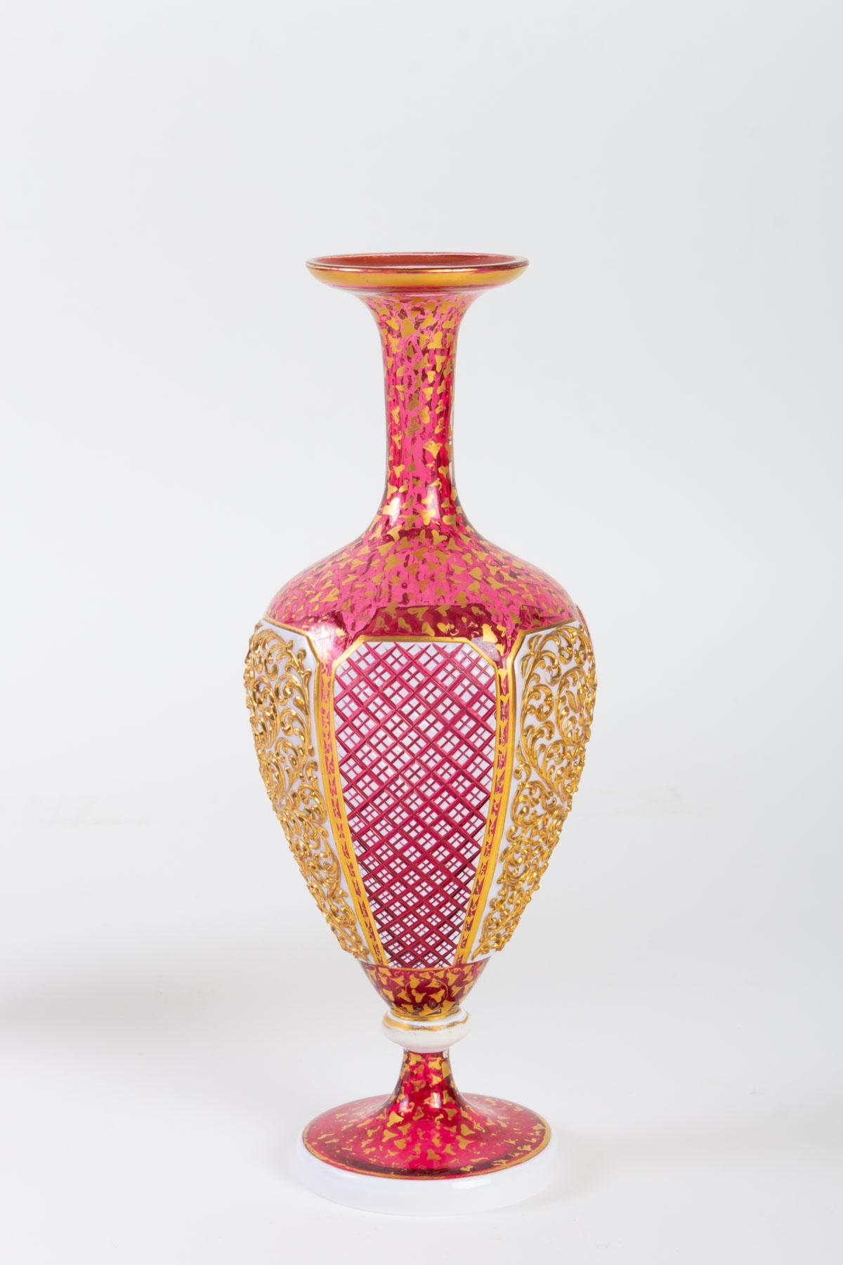 Pair of Red, Gold and White Bohemian Vases, 19th Century, Napoleon III In Good Condition In Saint-Ouen, FR