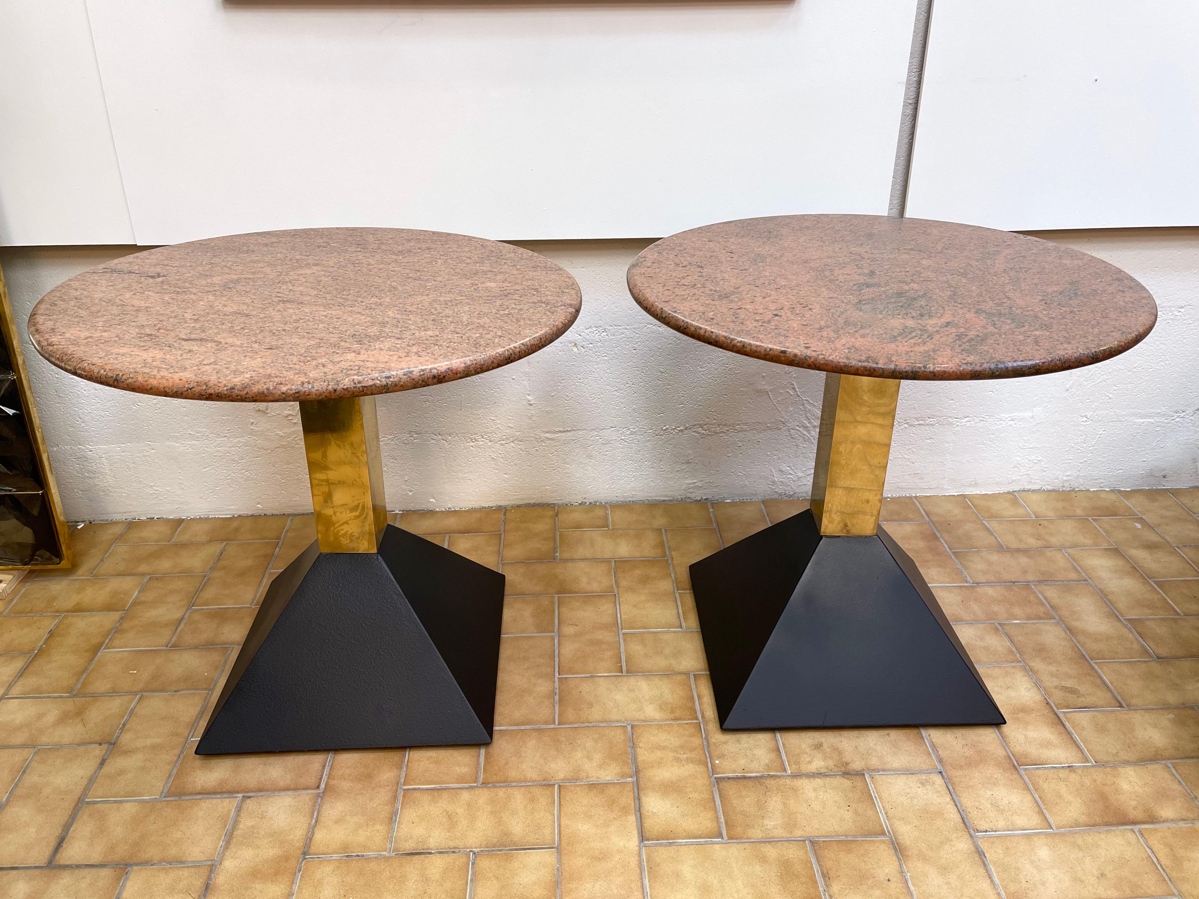 Pair of Red Granite and Brass Side Tables, Italy, 1980s For Sale 4