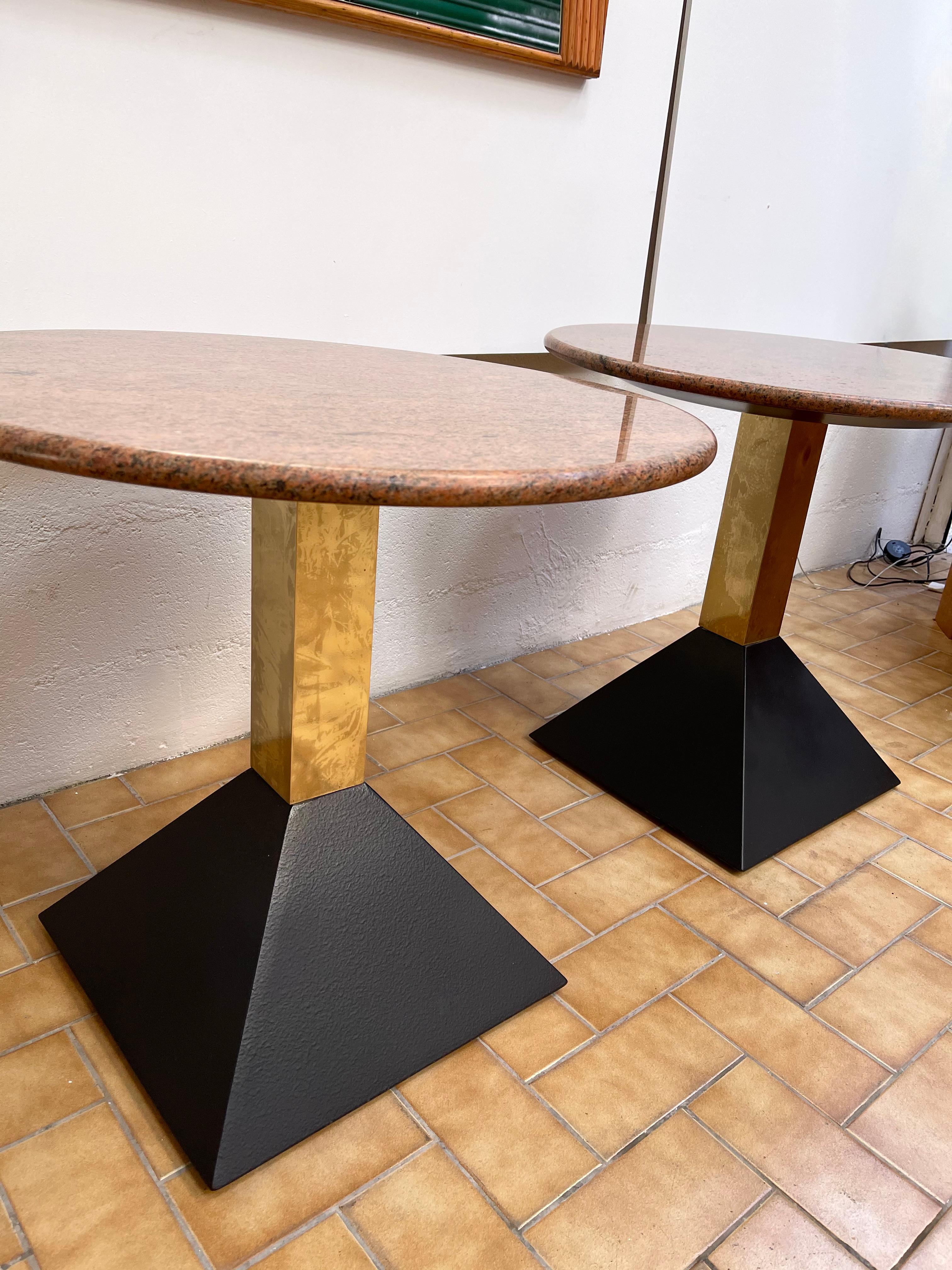 Italian Pair of Red Granite and Brass Side Tables, Italy, 1980s For Sale