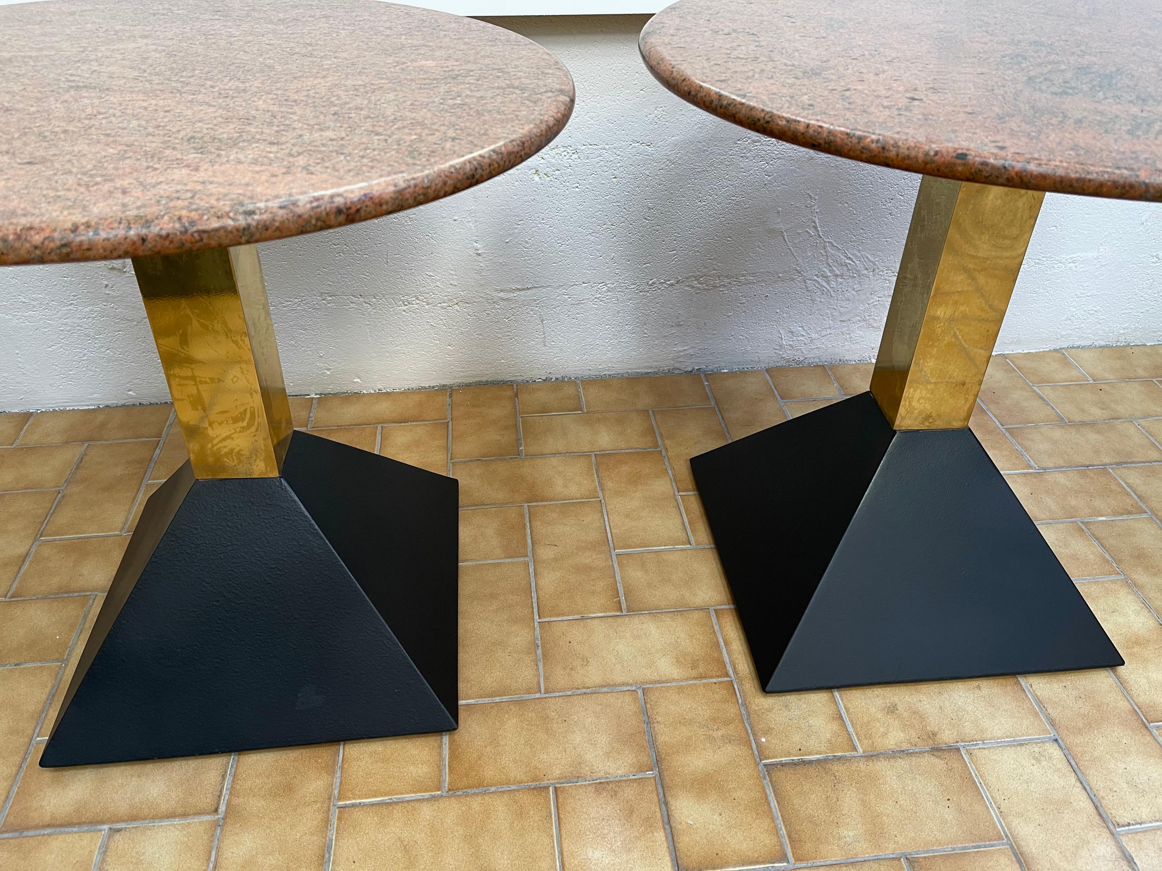Pair of Red Granite and Brass Side Tables, Italy, 1980s For Sale 1