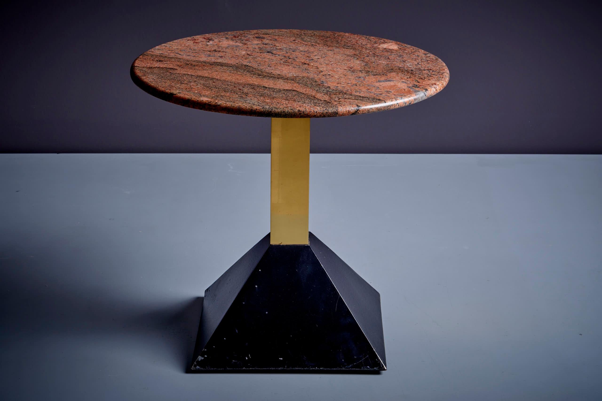 Mid-Century Modern Pair of Red Granite Side Tables, Italy, 1950s For Sale