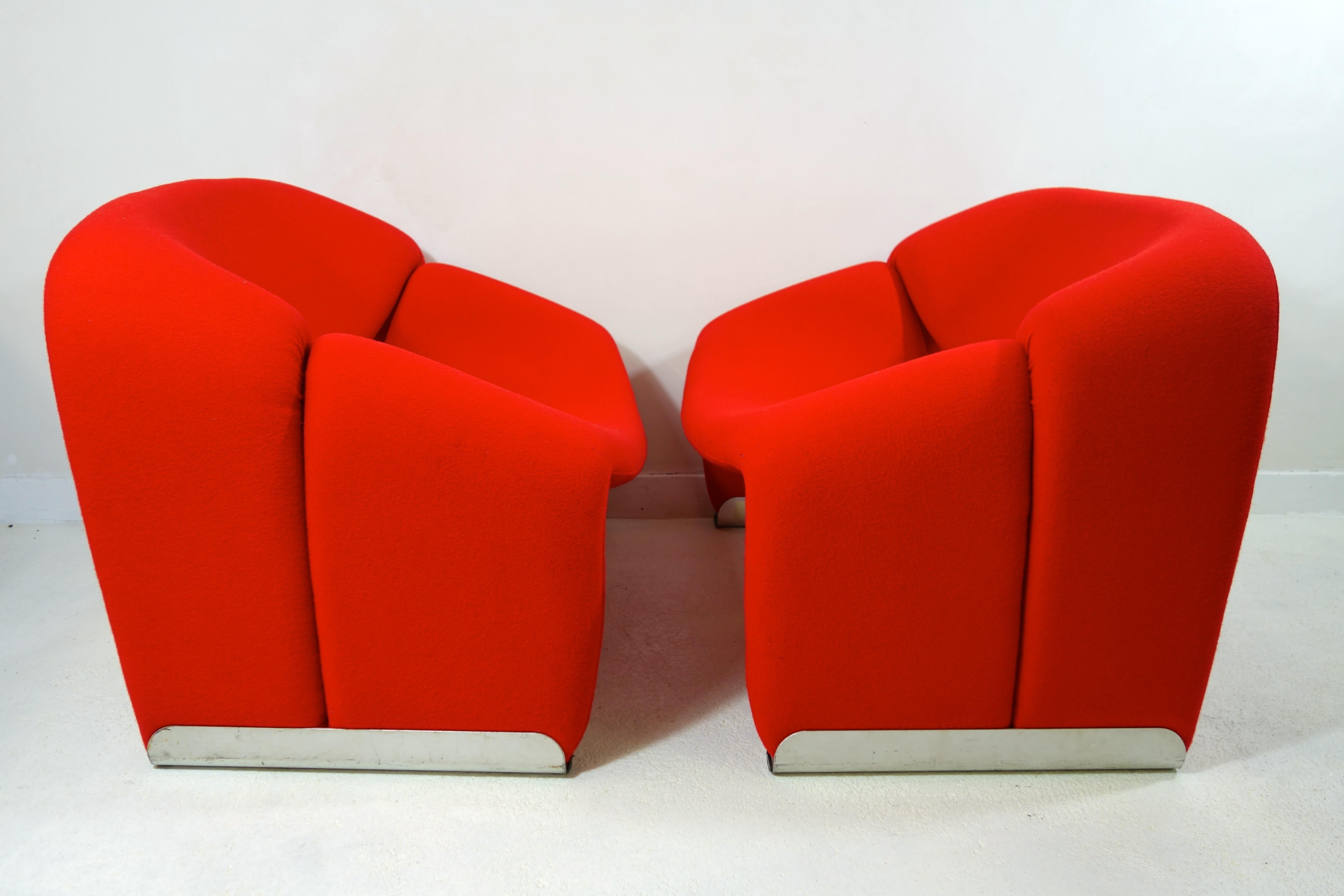 Mid-Century Modern Pair of Red Groovy Chairs F598 Silver Colored Feet by Pierre Paulin for Artifort