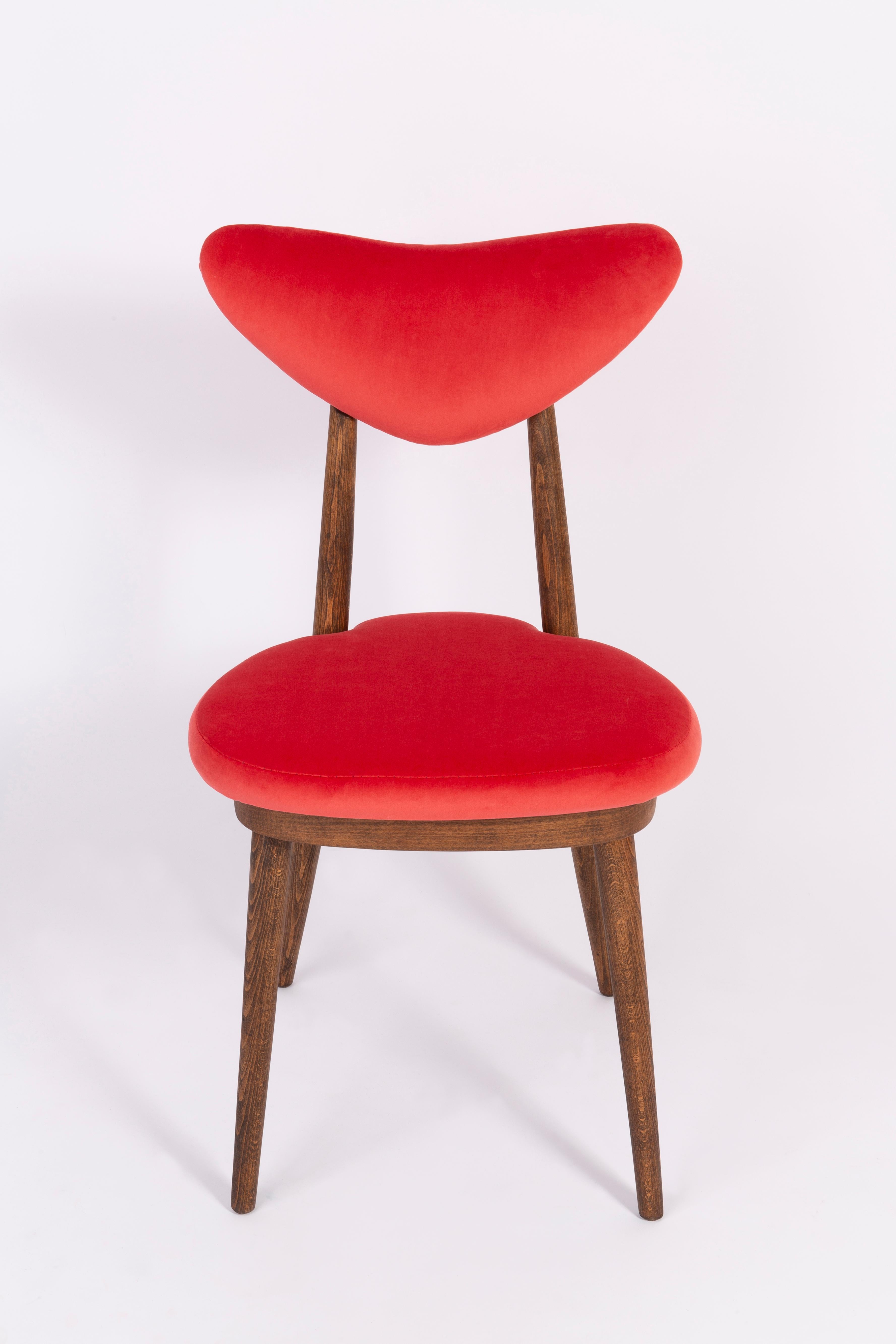 Paire de chaises en forme de cœur rouge, Pologne, années 1960 en vente 5