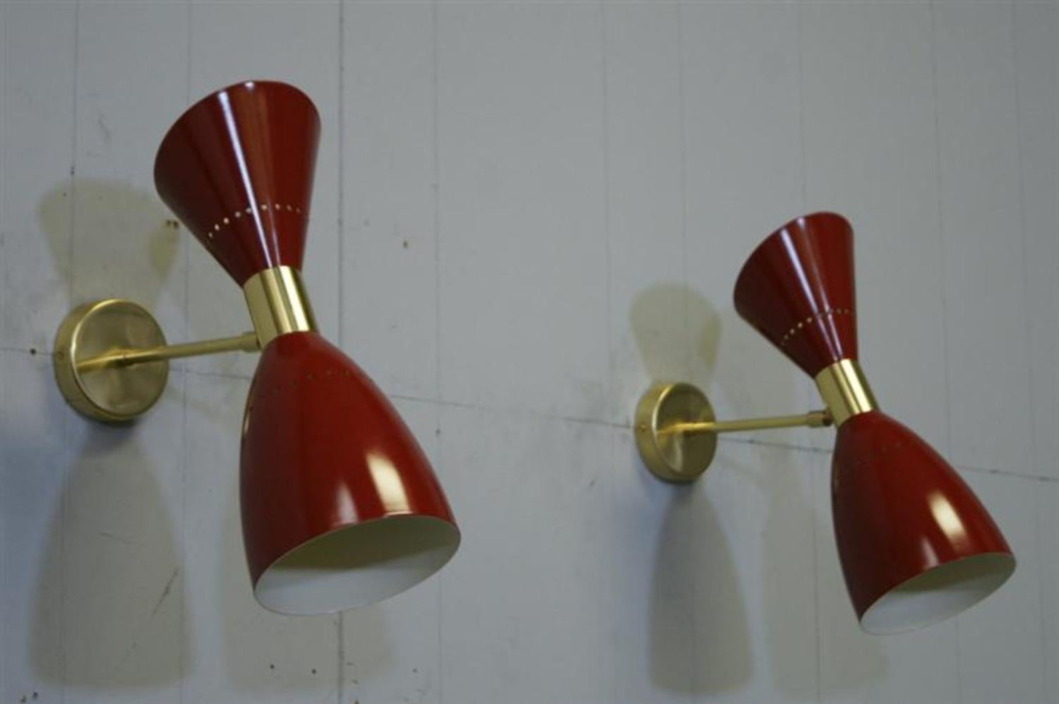 Coppia di appliques rosse italiane In condizioni buone in vendita a Red Lion, PA