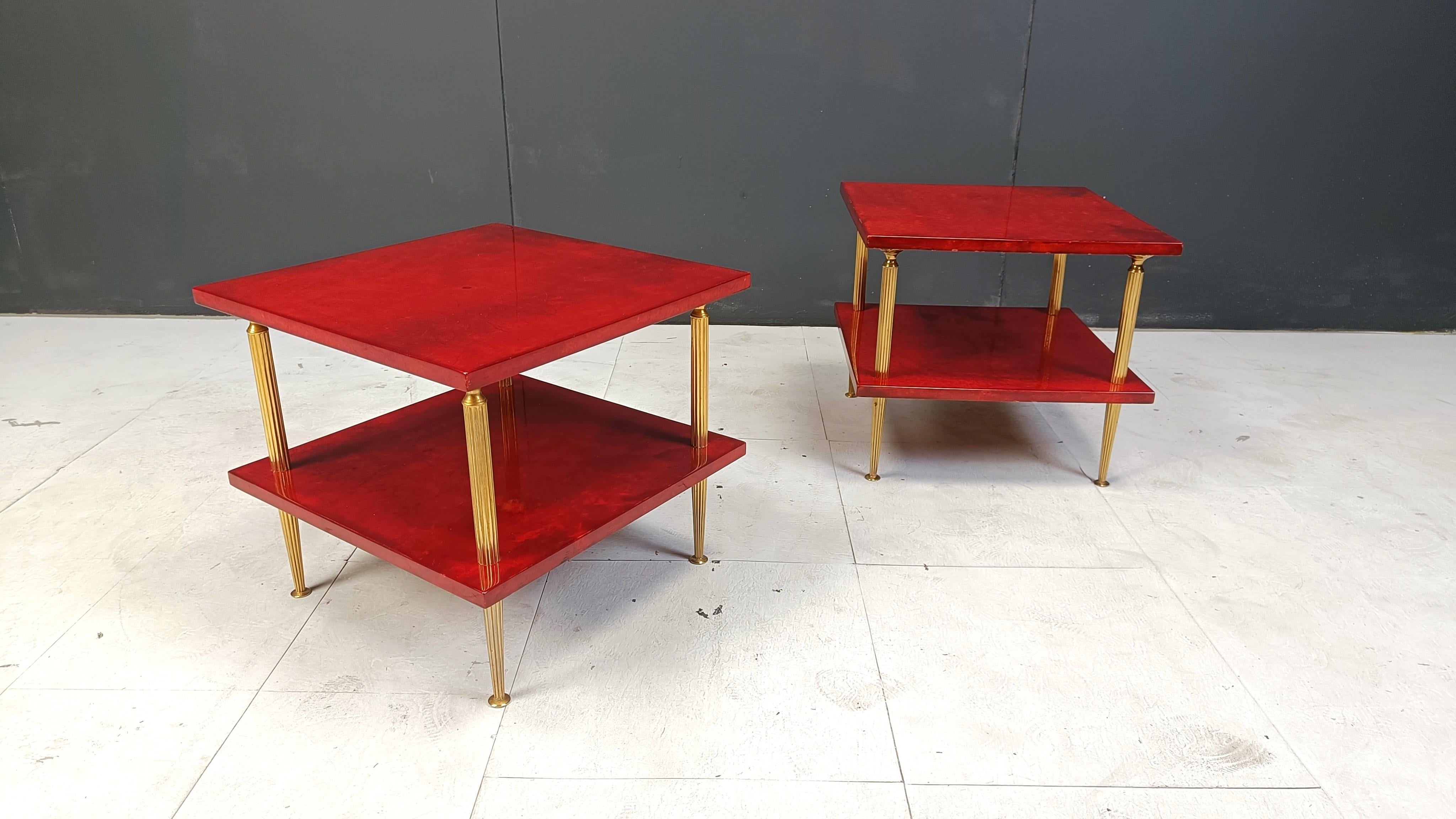 Pareja de mesas auxiliares de piel de cabra lacada en rojo de Aldo Tura, años 60 en venta 4