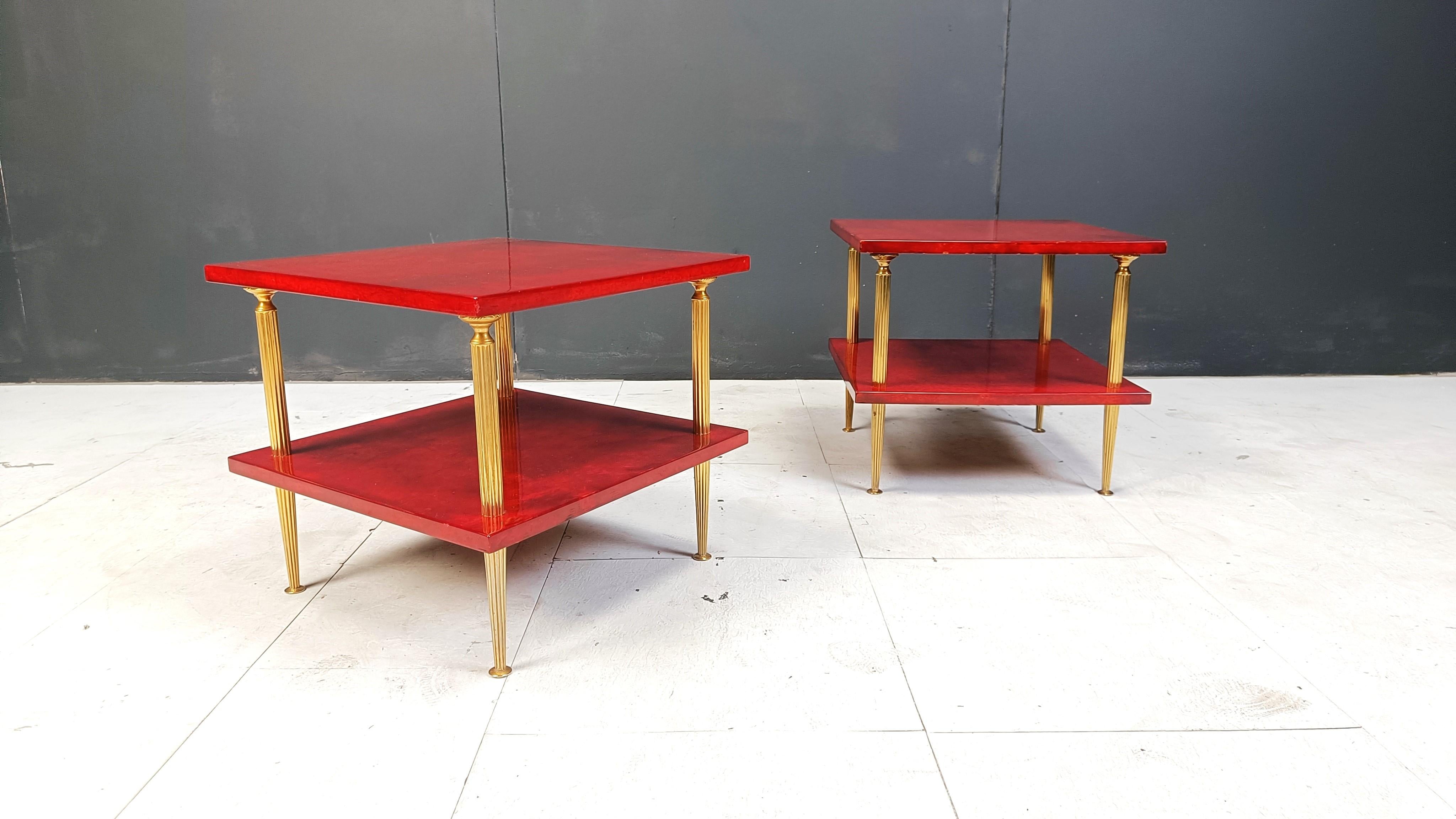 Pareja de mesas auxiliares de piel de cabra lacada en rojo de Aldo Tura, años 60 en venta 5