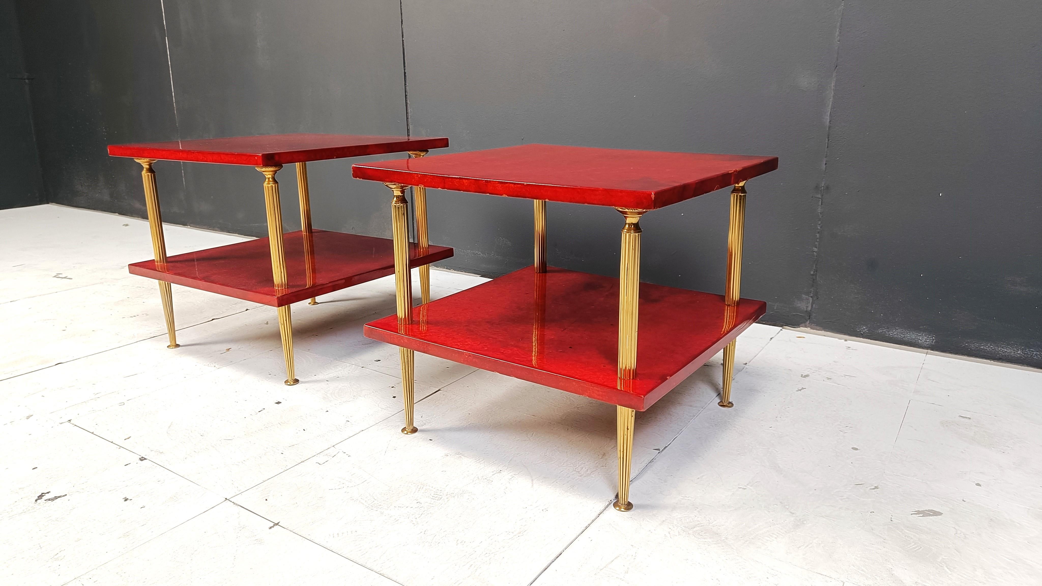 Pareja de mesas auxiliares de piel de cabra lacada en rojo de Aldo Tura, años 60 en venta 1